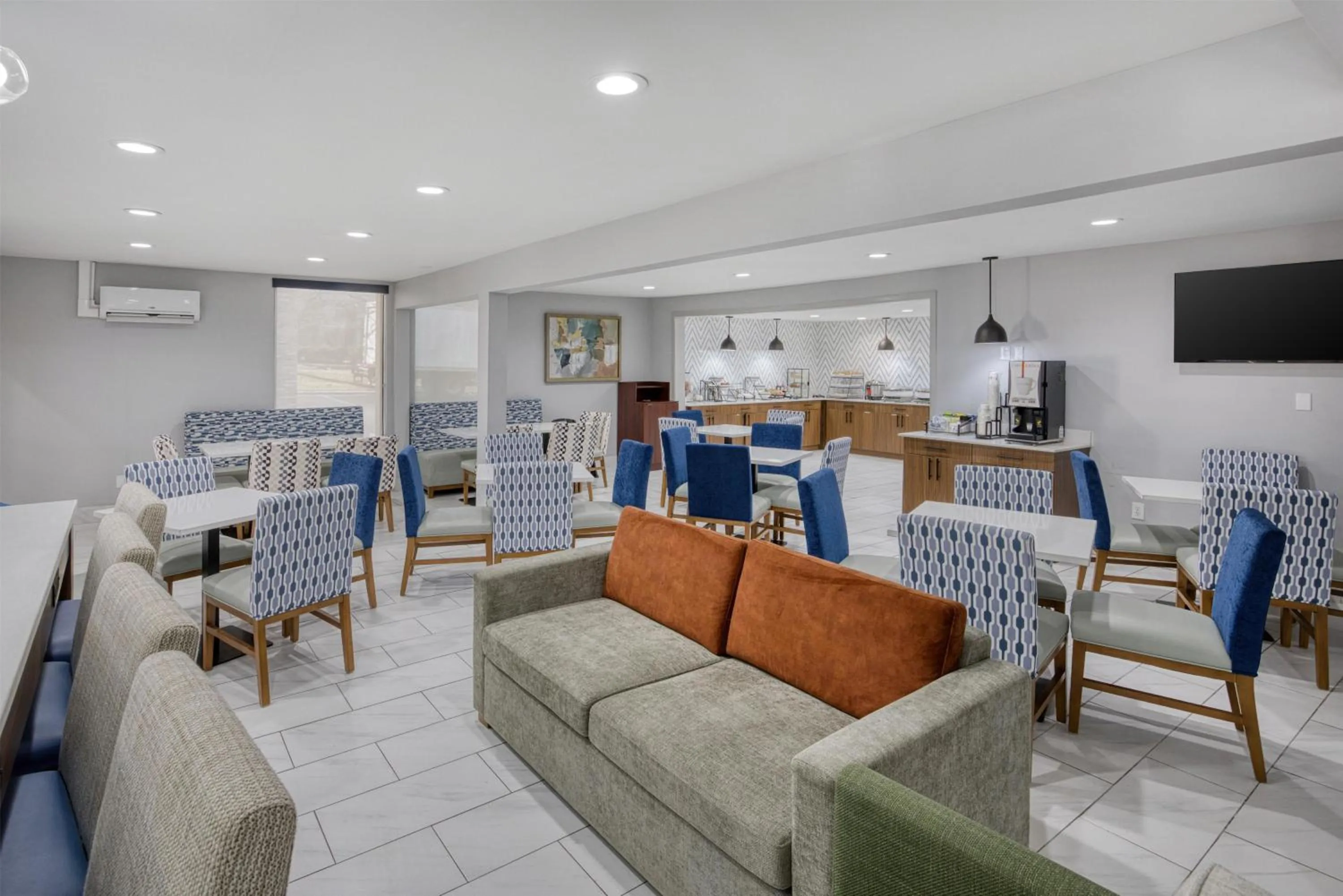 Breakfast in Best Western Greensboro Coliseum Inn