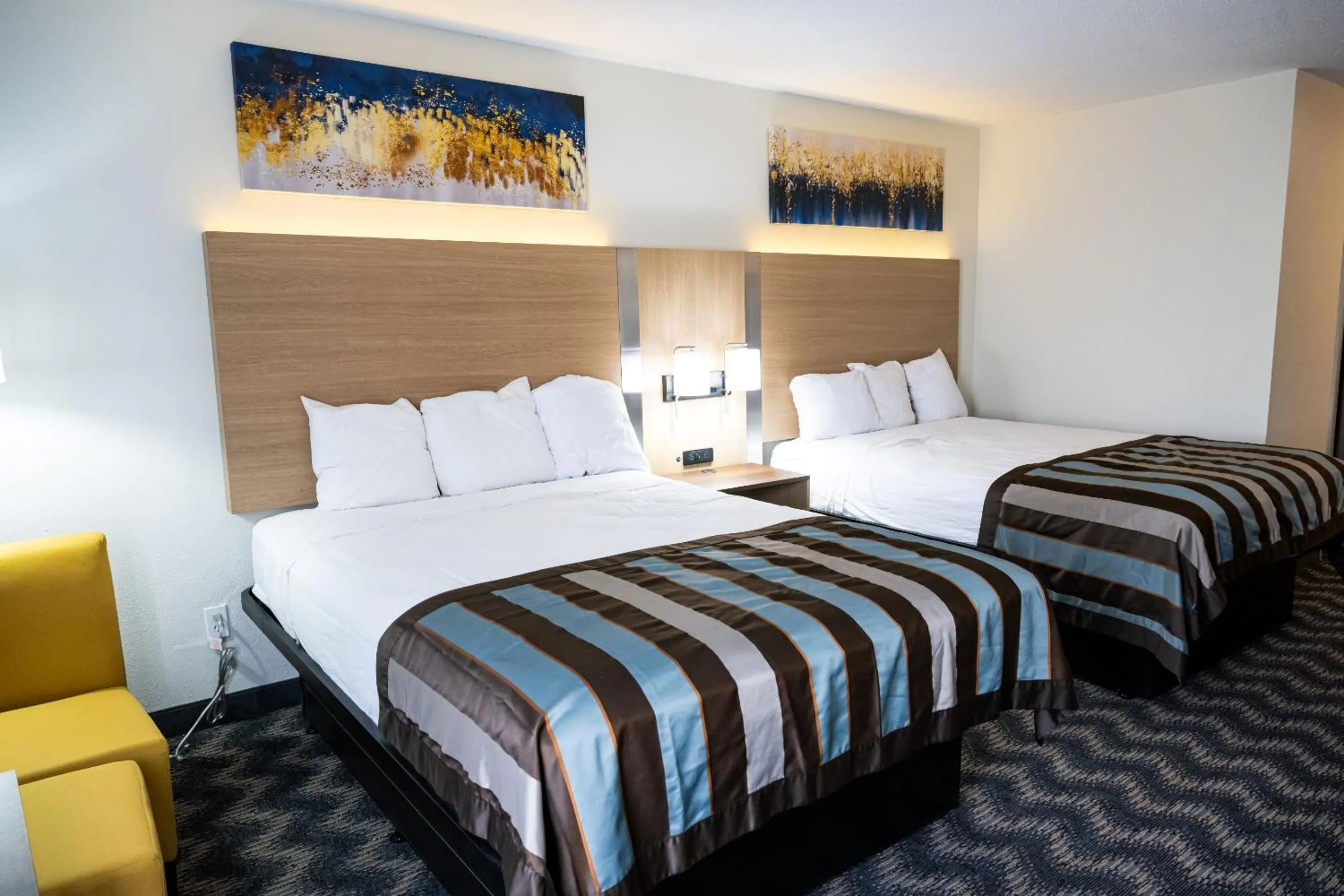 Bedroom, Bed in Baymont by Wyndham Greensboro/Coliseum