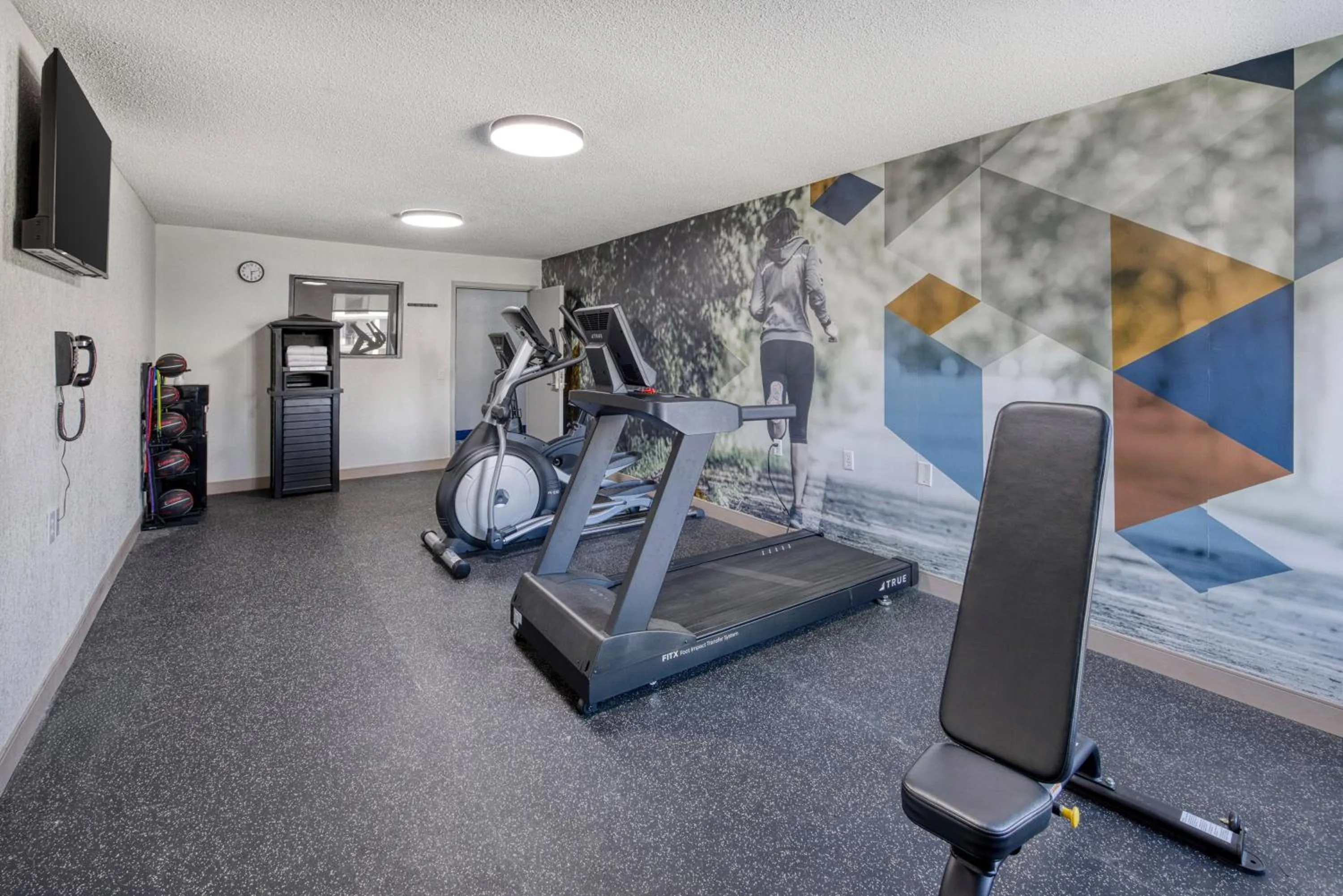 Fitness centre/facilities in Best Western Greensboro Coliseum Inn