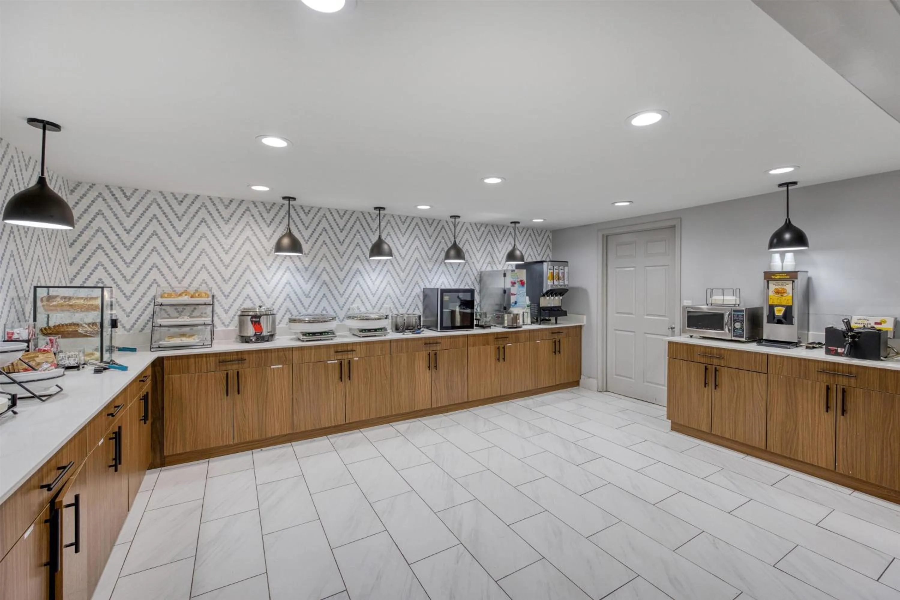 Breakfast in Best Western Greensboro Coliseum Inn