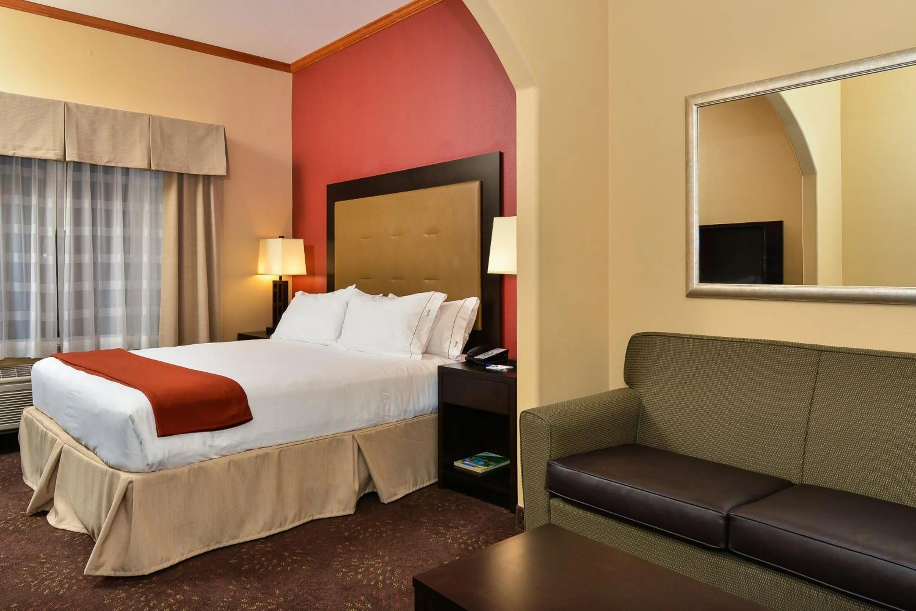 King Suite in Holiday Inn Express Vancouver North by IHG