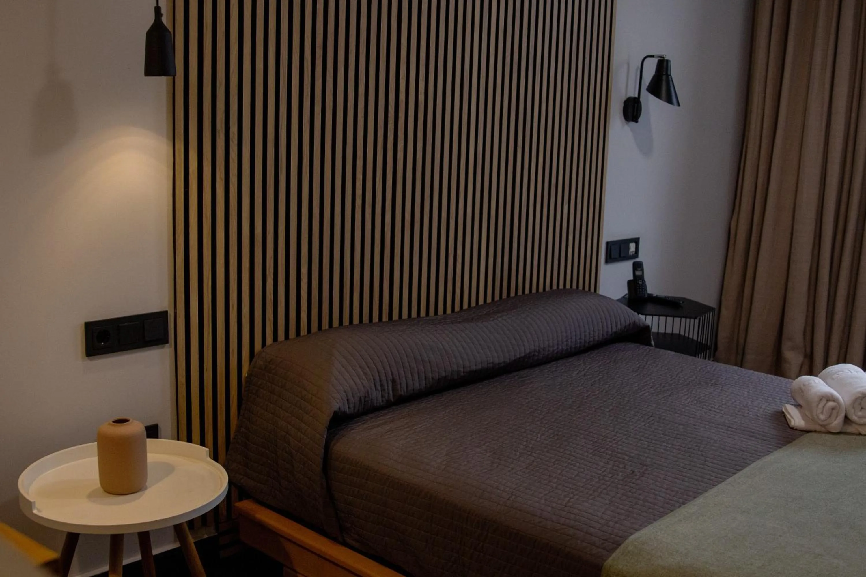 Bed in Welldone Antiquarium