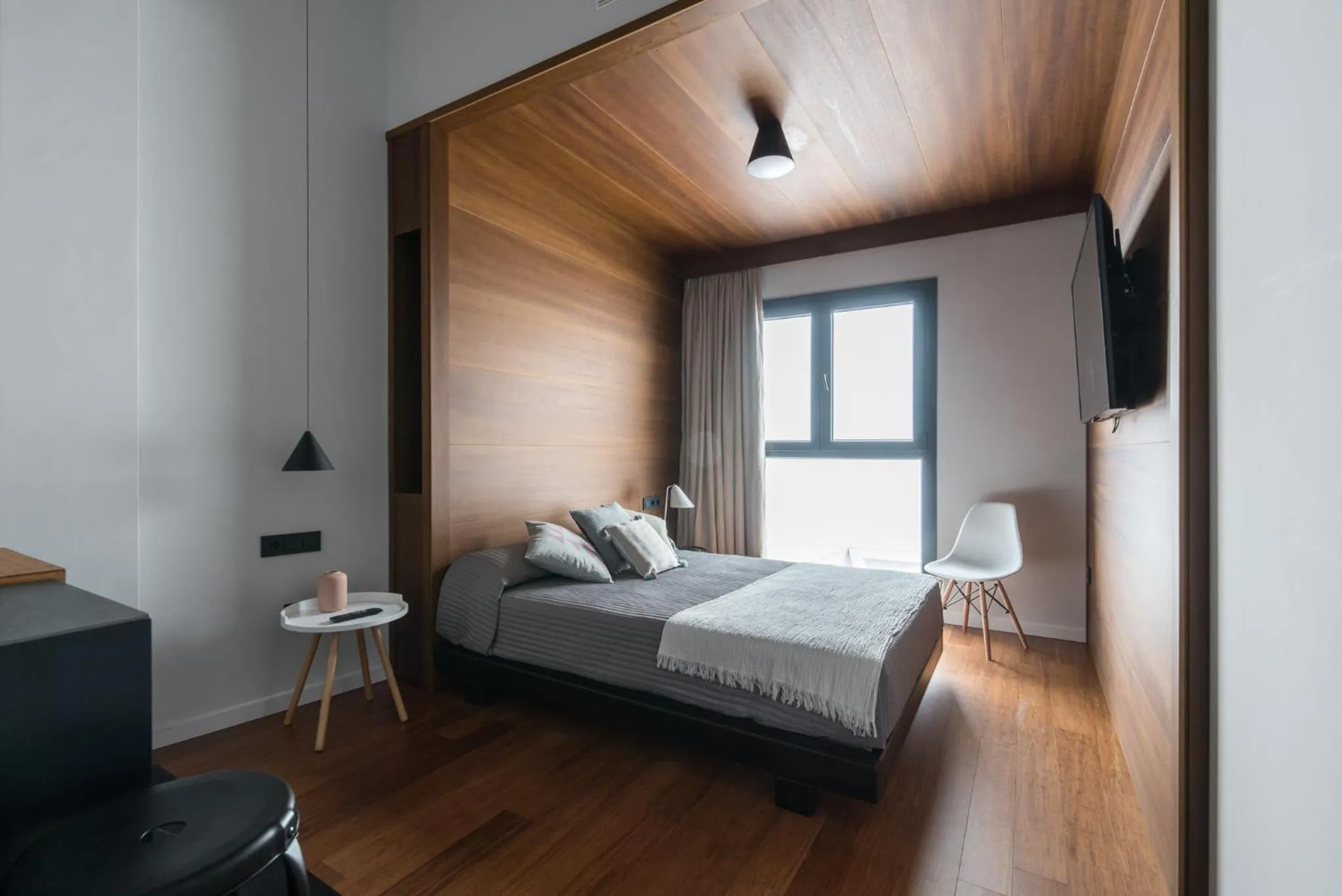 Photo of the whole room, Bed in Welldone Antiquarium