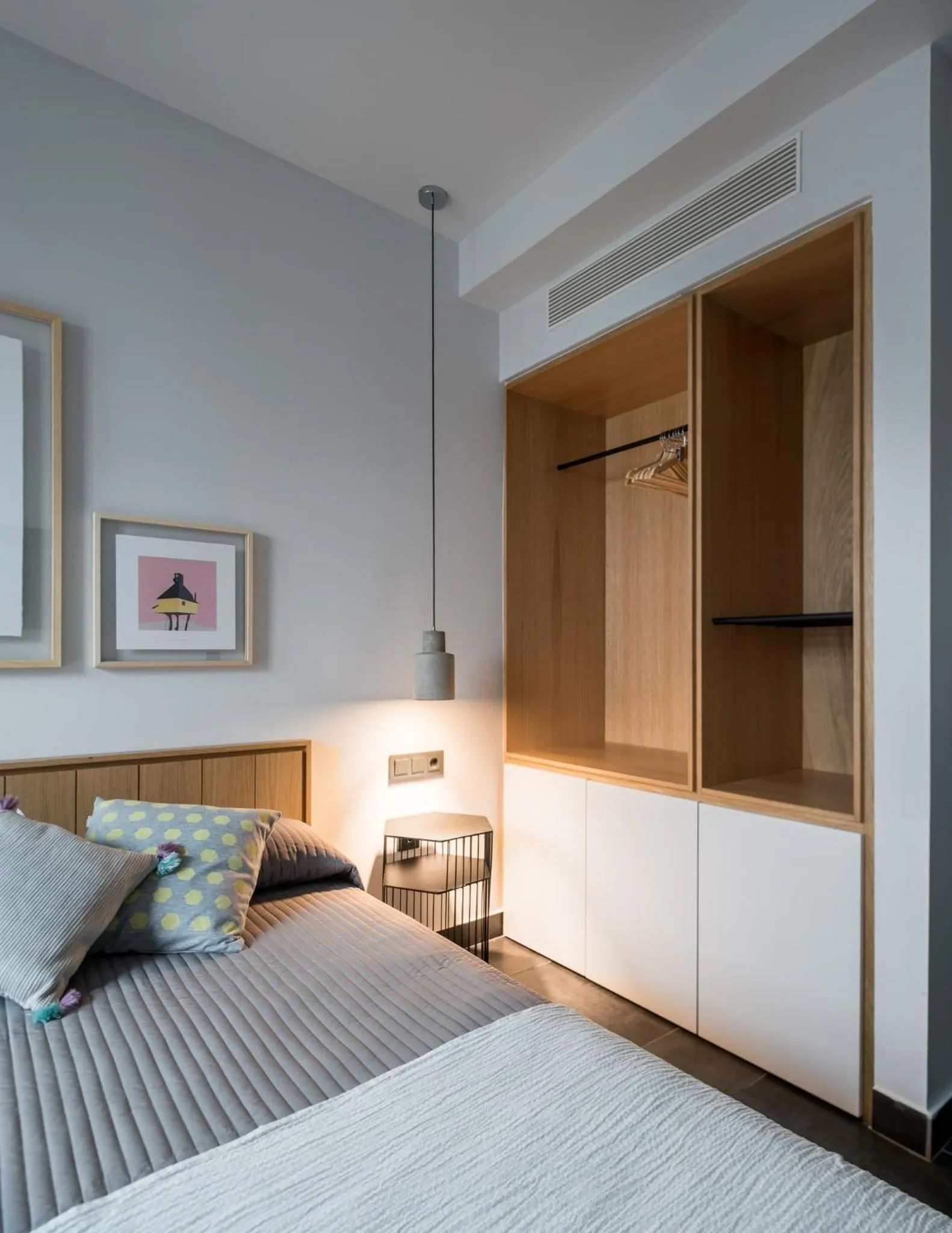 Decorative detail, Bed in Welldone Antiquarium