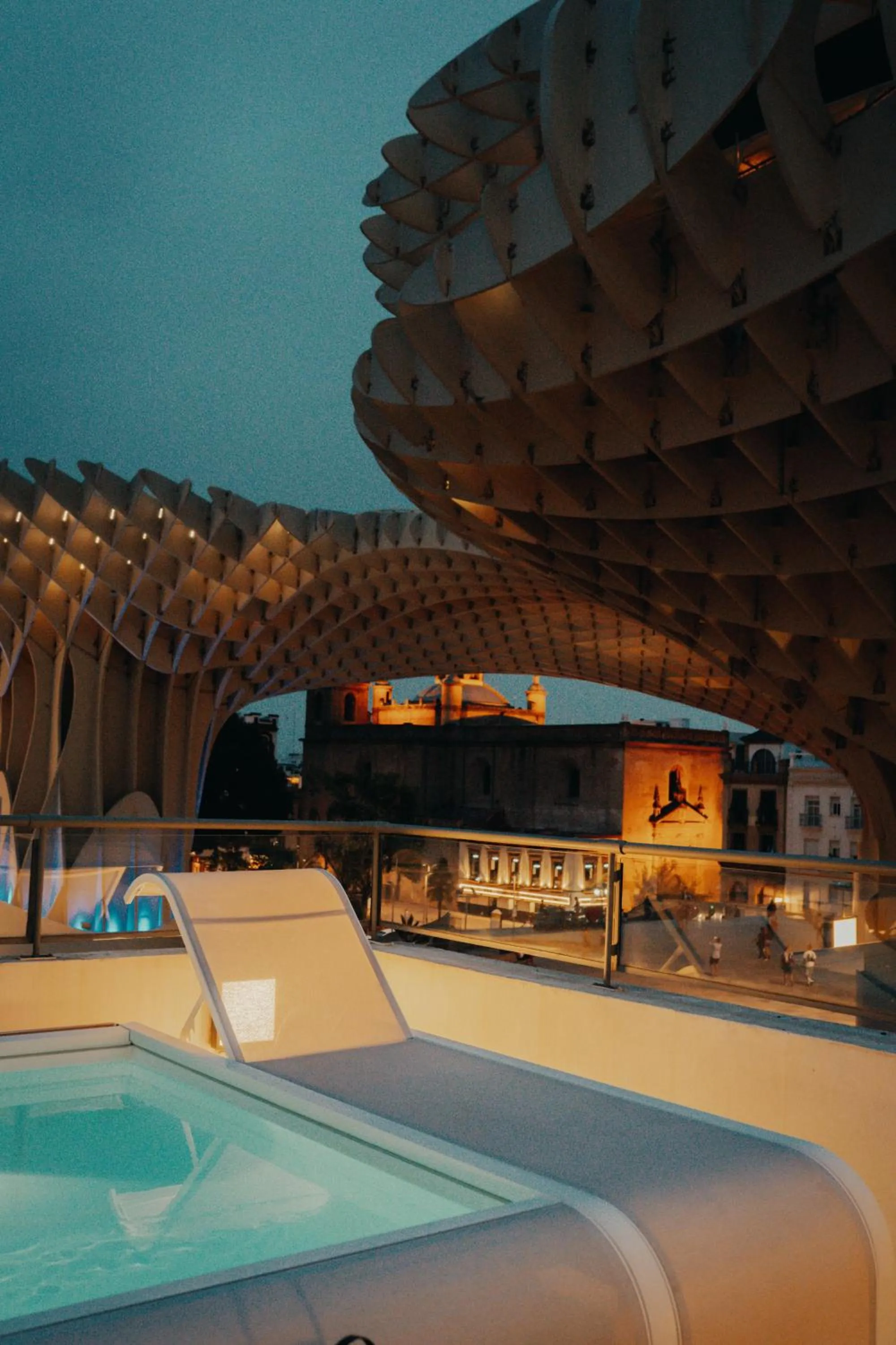 Swimming pool in Welldone Metropol