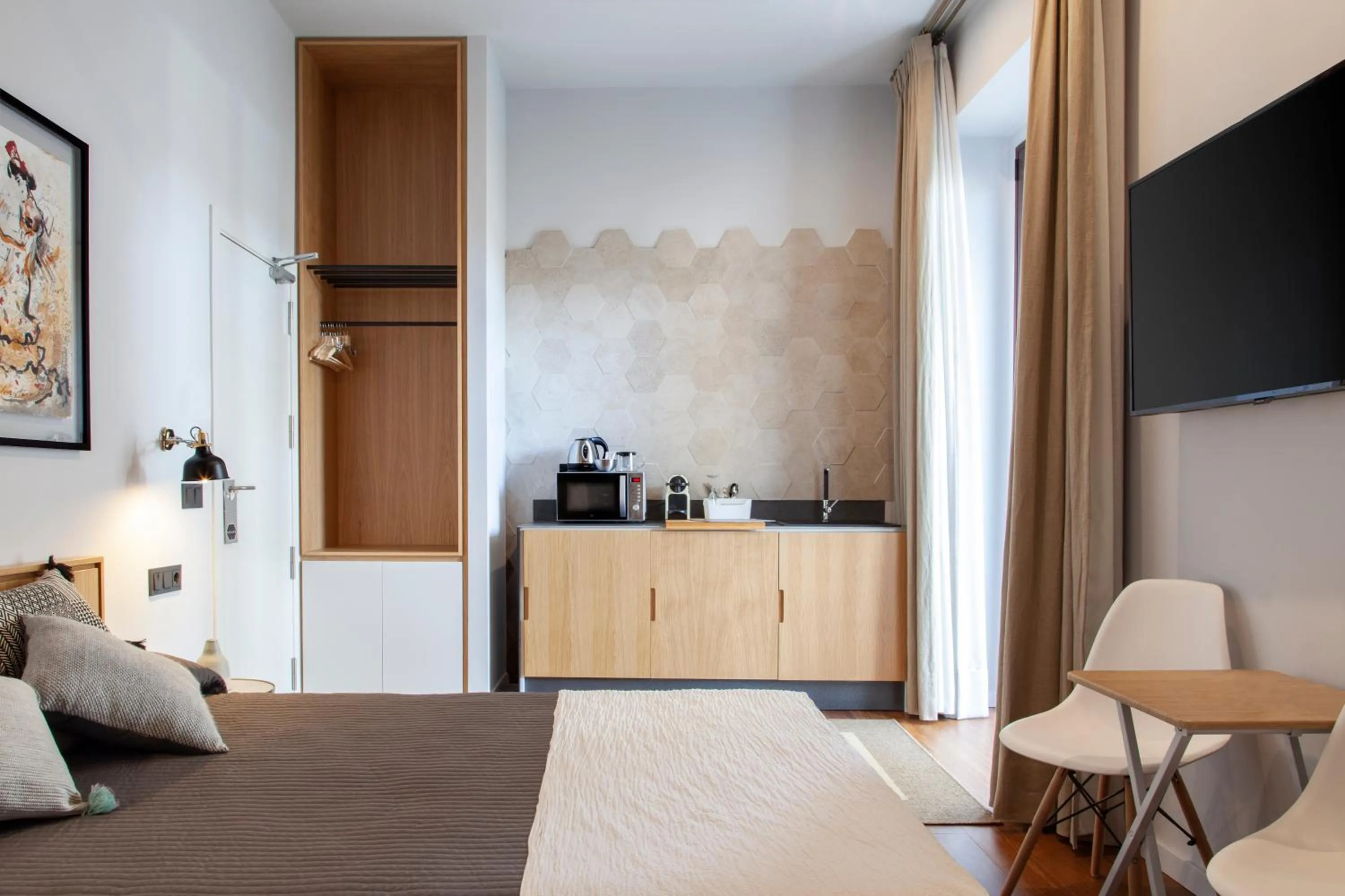 Coffee/tea facilities, Bed in Welldone Metropol