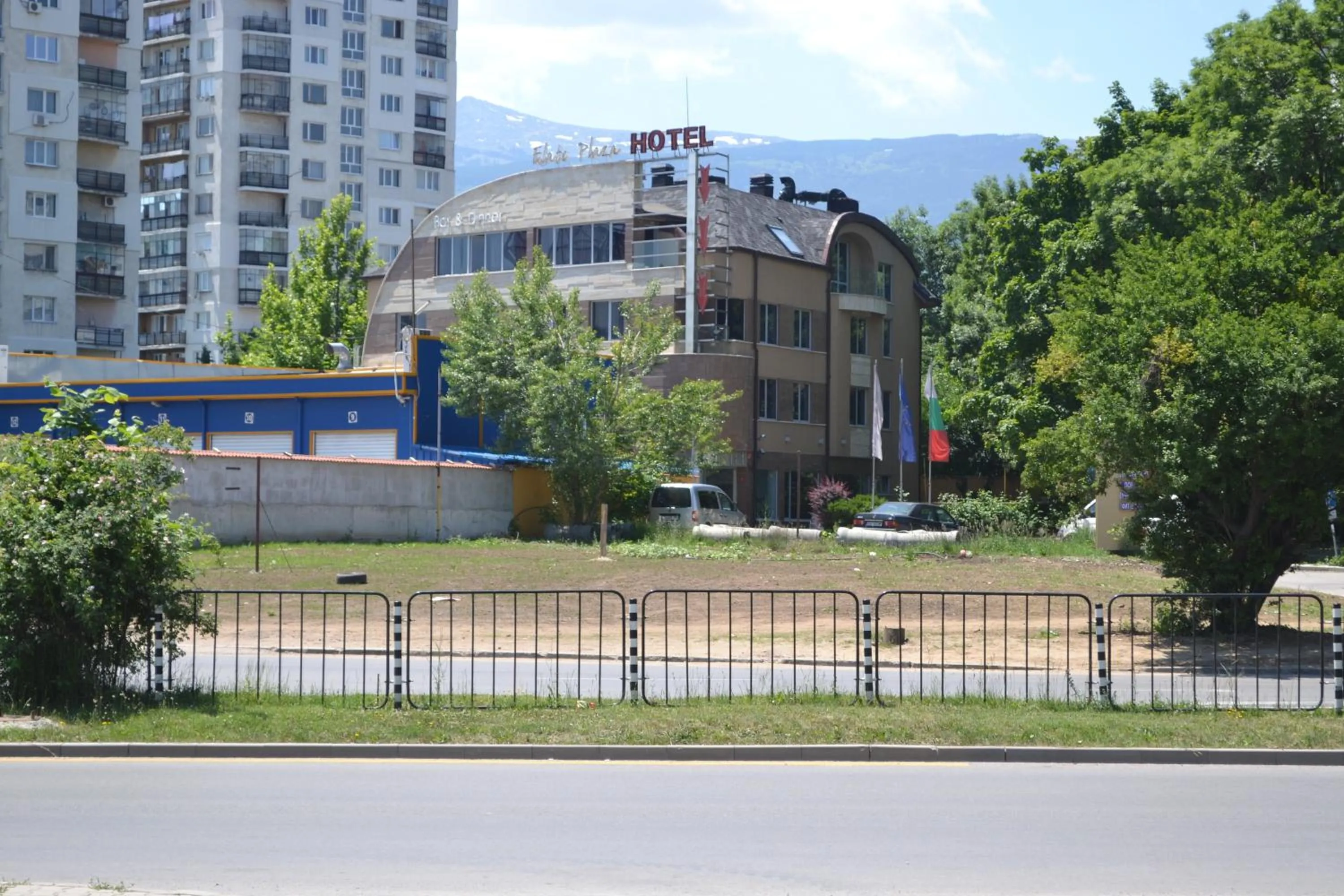 Property building in Elate Plaza Hotel