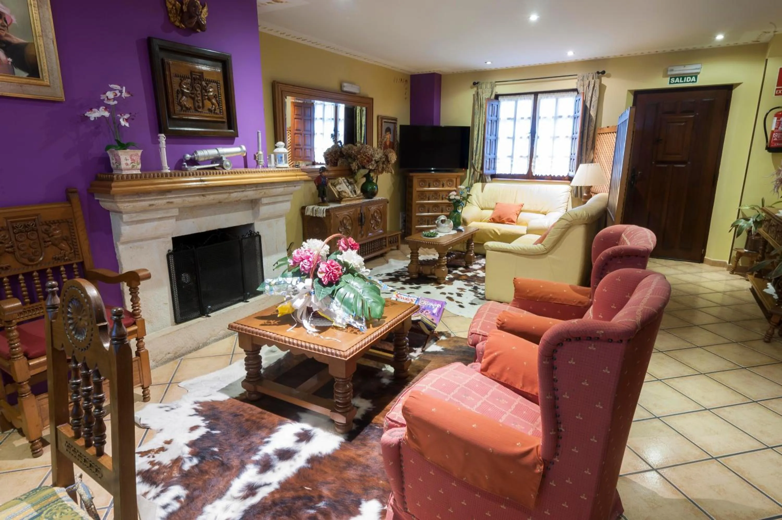 Communal lounge/ TV room in Posada Araceli