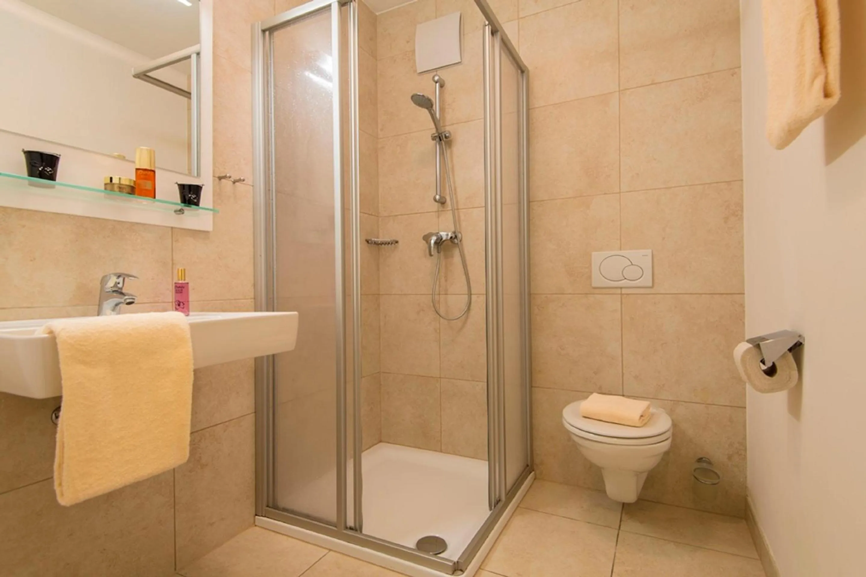 Bathroom in Sonnenwende by AlpenTravel