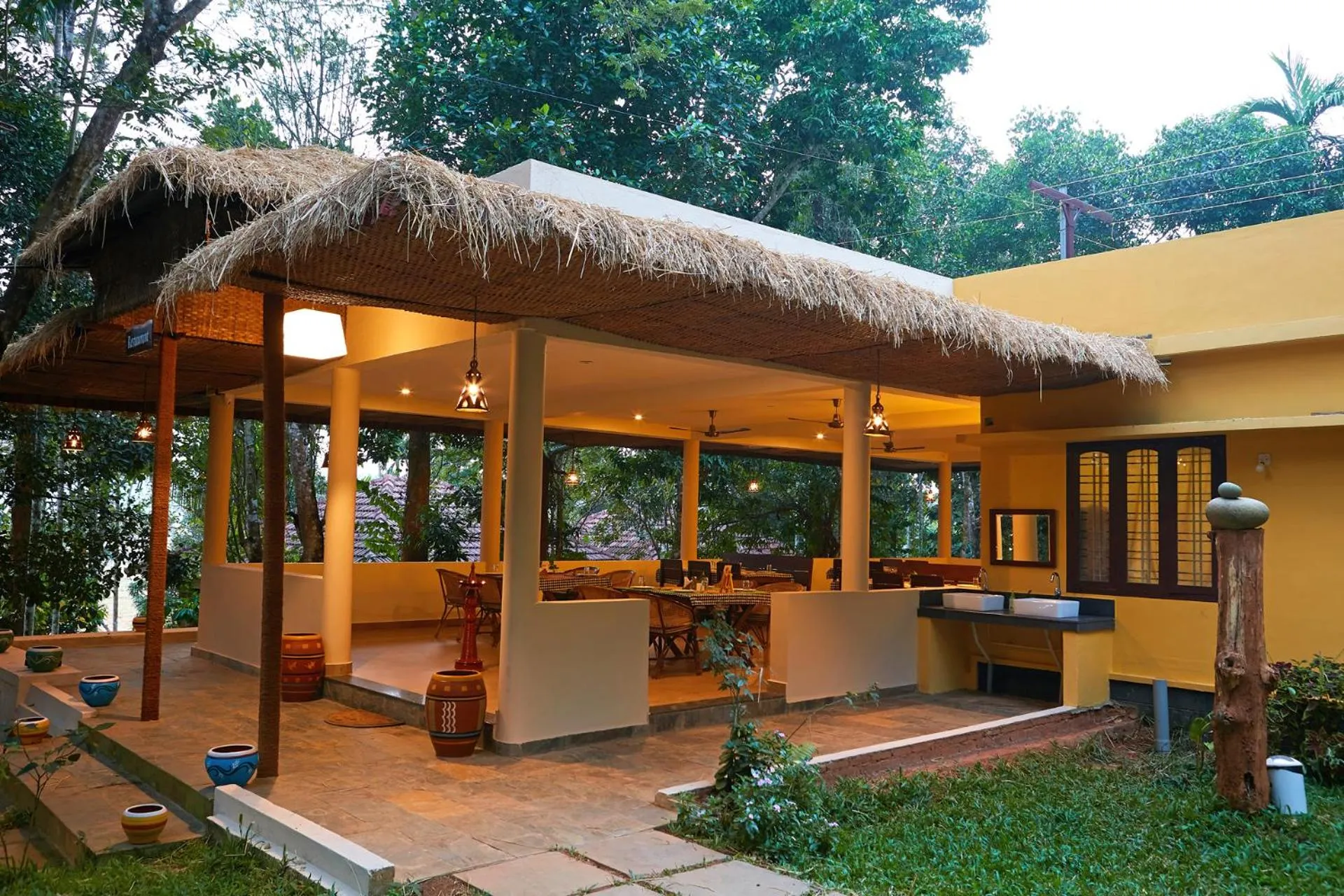 Restaurant/places to eat in Raindrops Resorts Wayanad