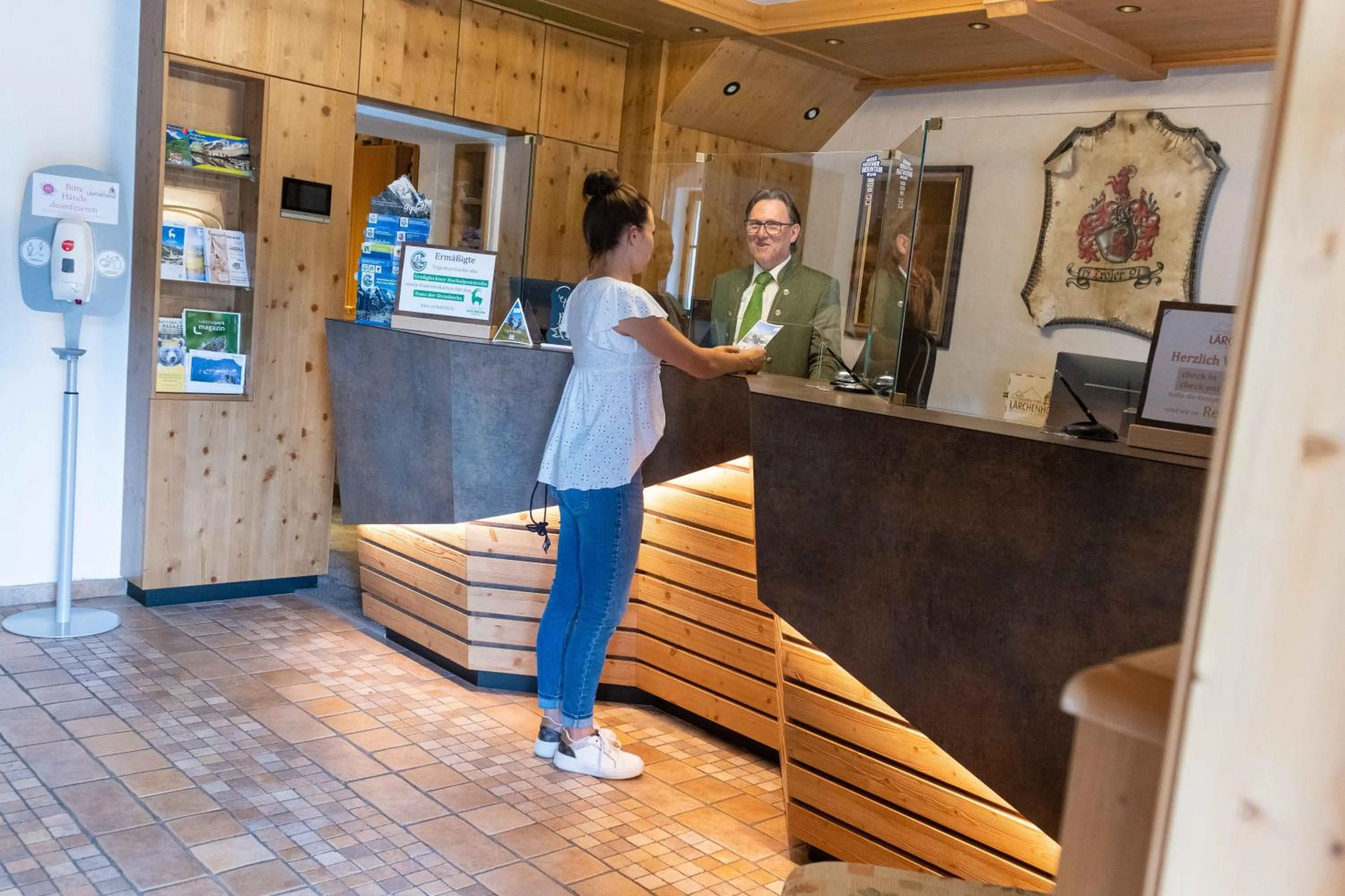 Lobby or reception in Alpin Panoramahotel Lärchenhof