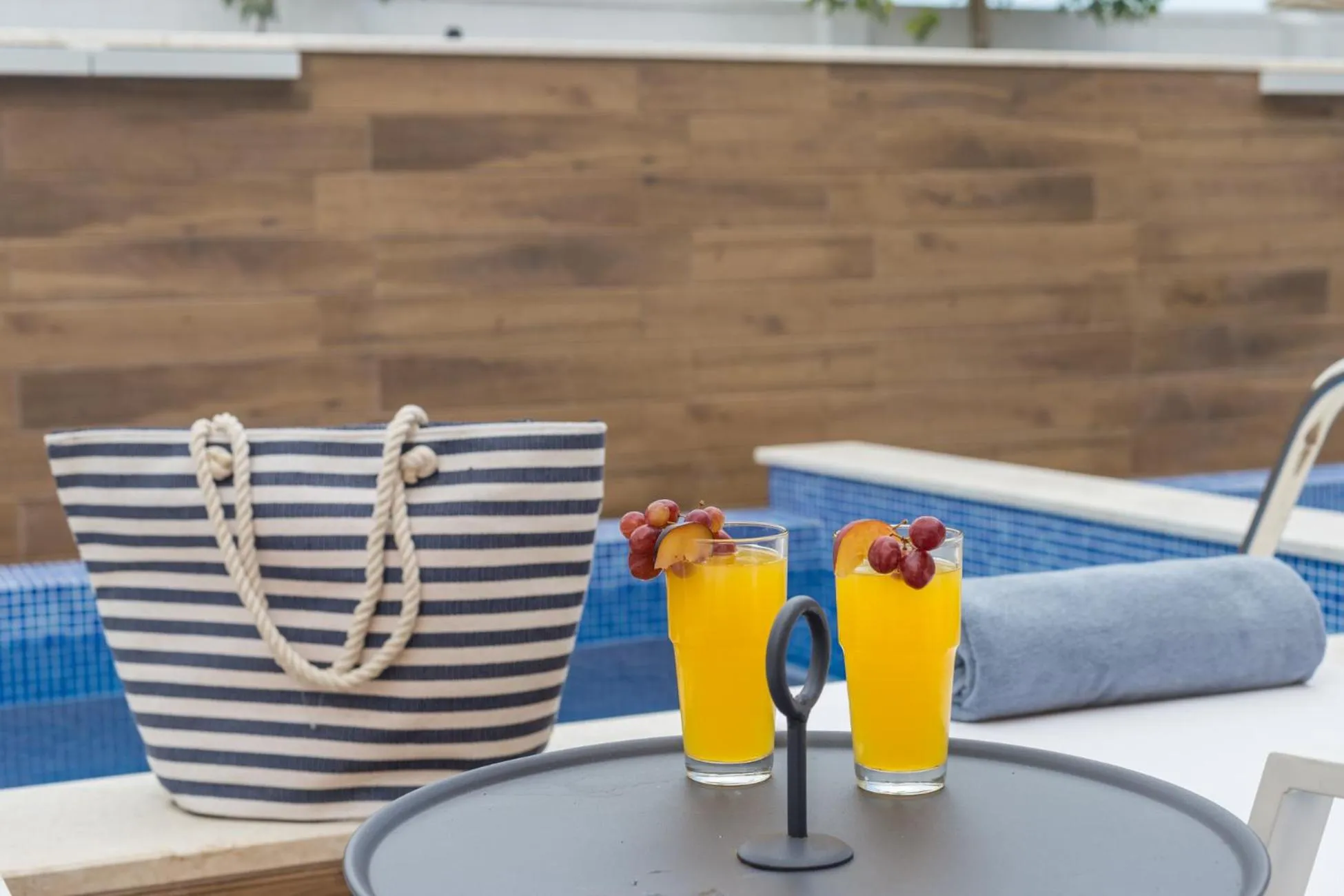 Non alcoholic drinks in Mythic Summer Hotel