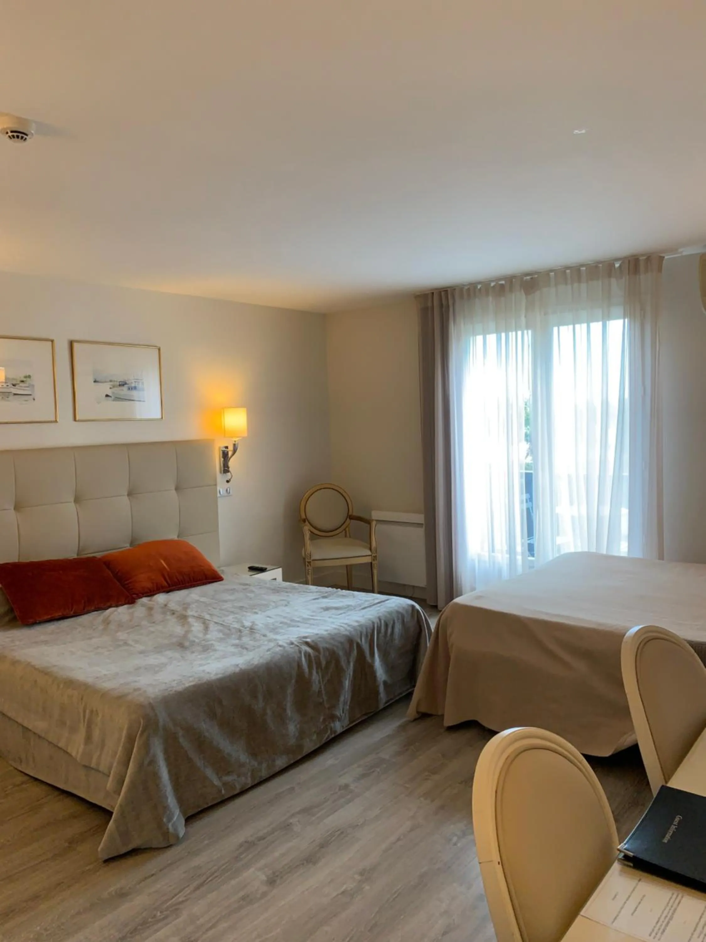 Bedroom, Bed in Les Criquets Hôtel & Spa