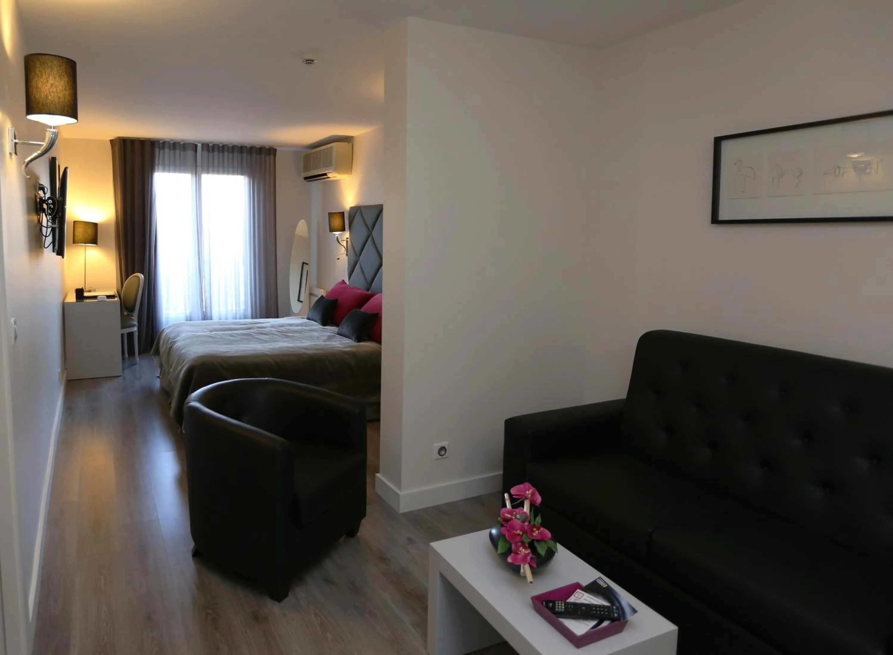 Photo of the whole room, Bed in Les Criquets Hôtel & Spa