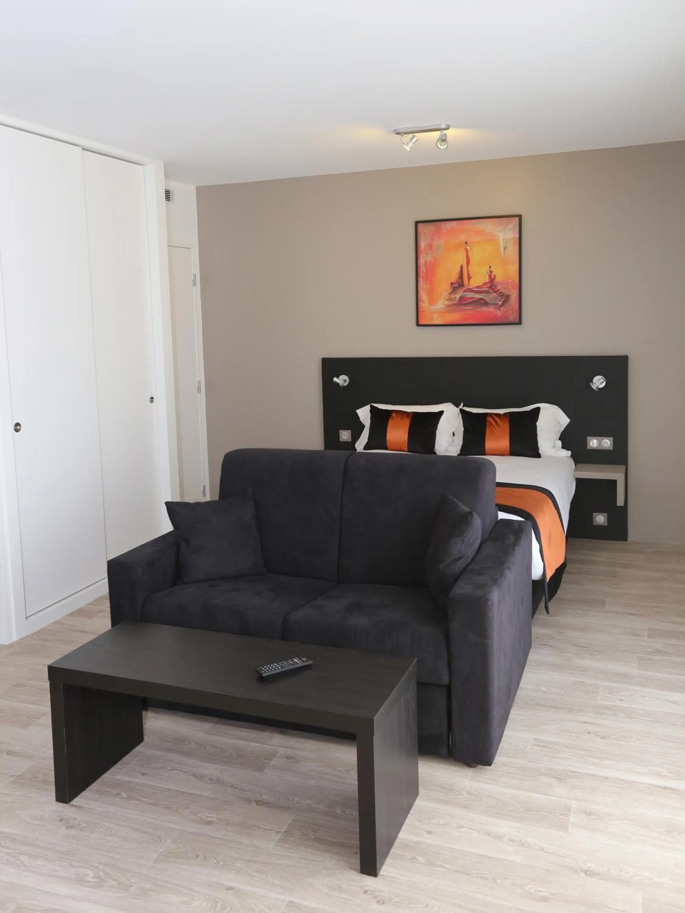 Bed in Les Criquets Hôtel & Spa