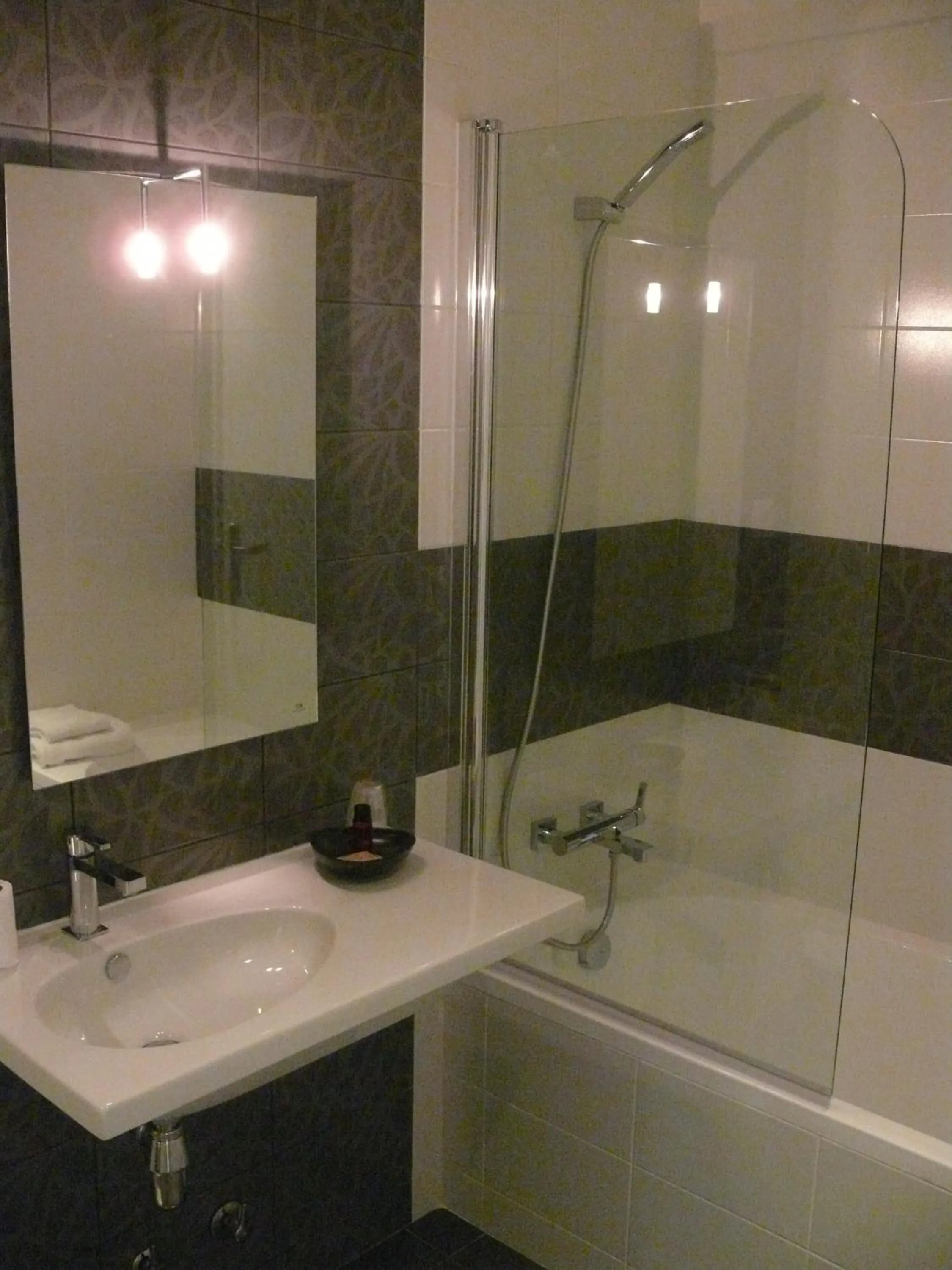 Bathroom in Les Criquets Hôtel & Spa