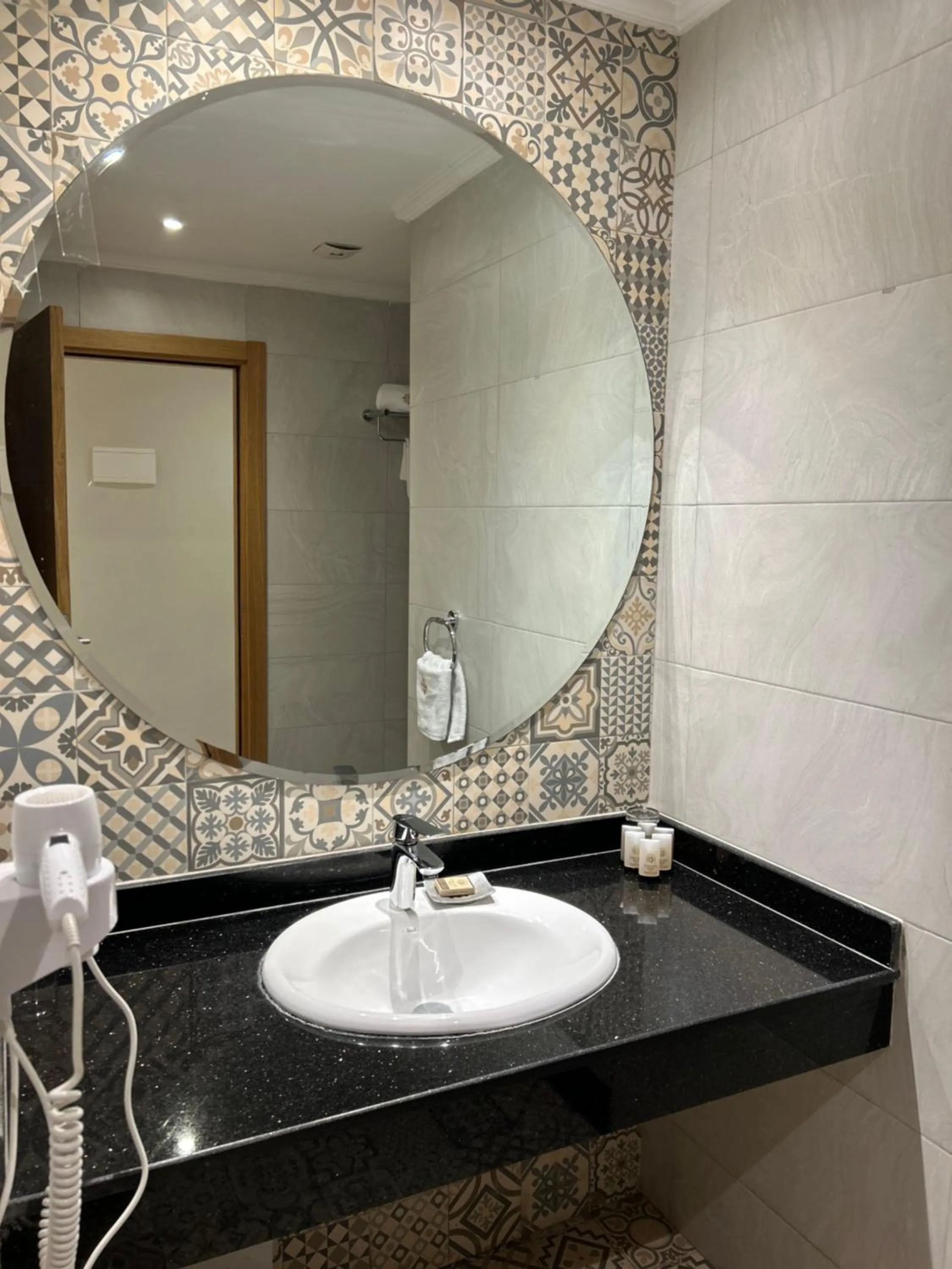 Shower in Diwane Hotel & Spa Marrakech