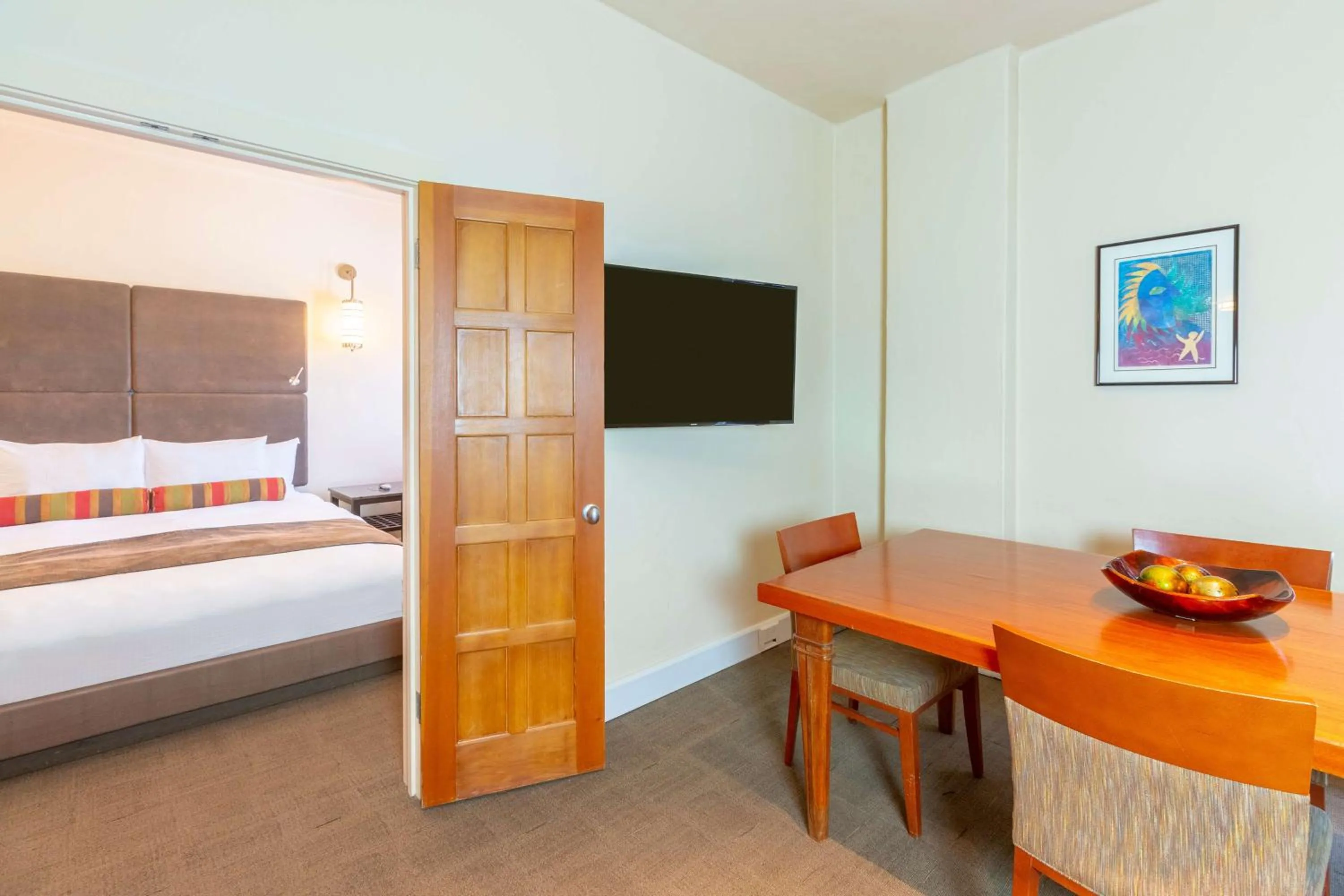 Bedroom, Bed in Hotel Andaluz Albuquerque, Curio Collection By Hilton