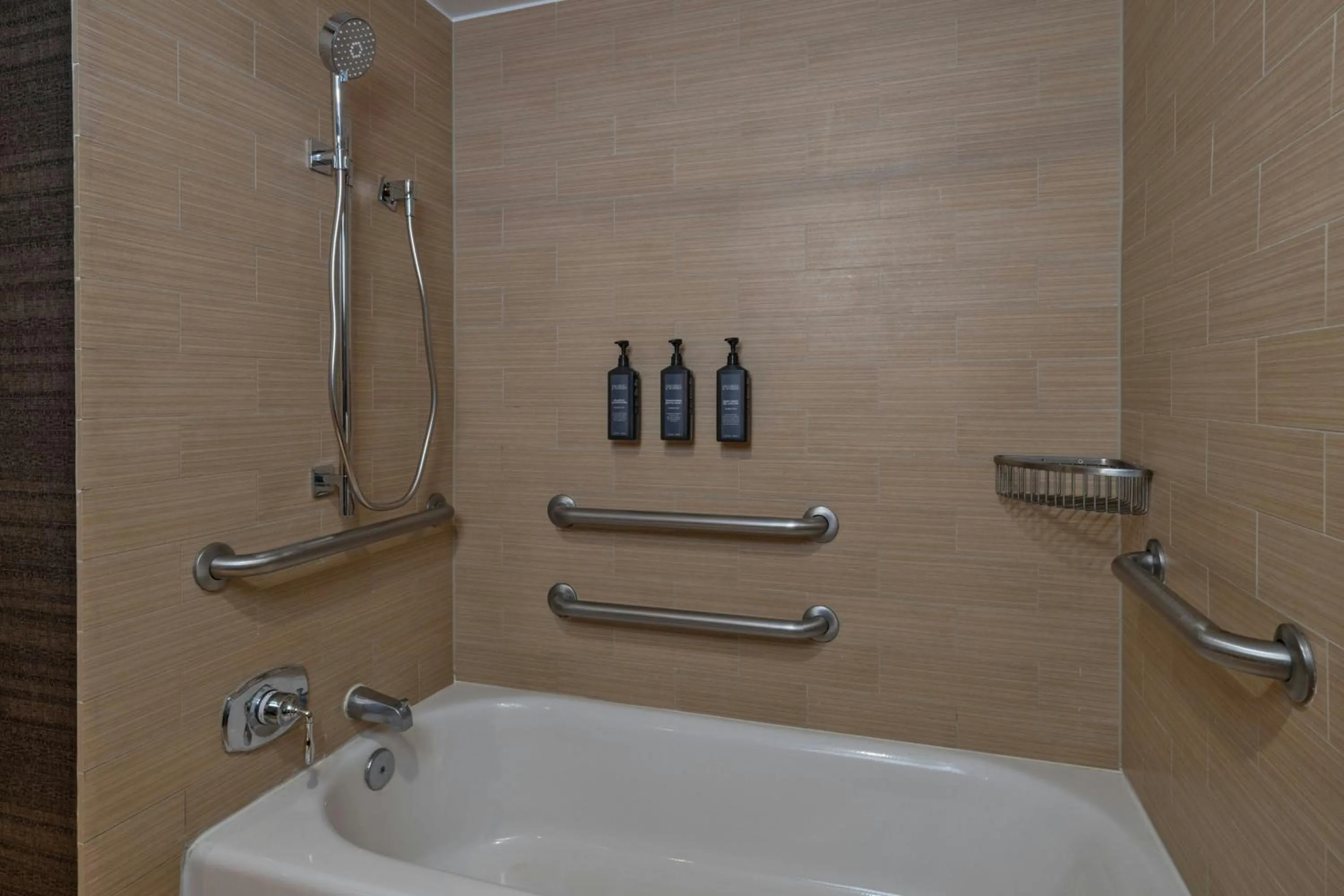 Bathroom in Sheraton Albuquerque Airport Hotel