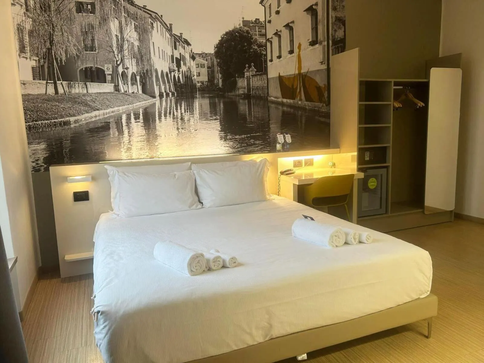 Photo of the whole room, Bed in B&B Hotel Treviso