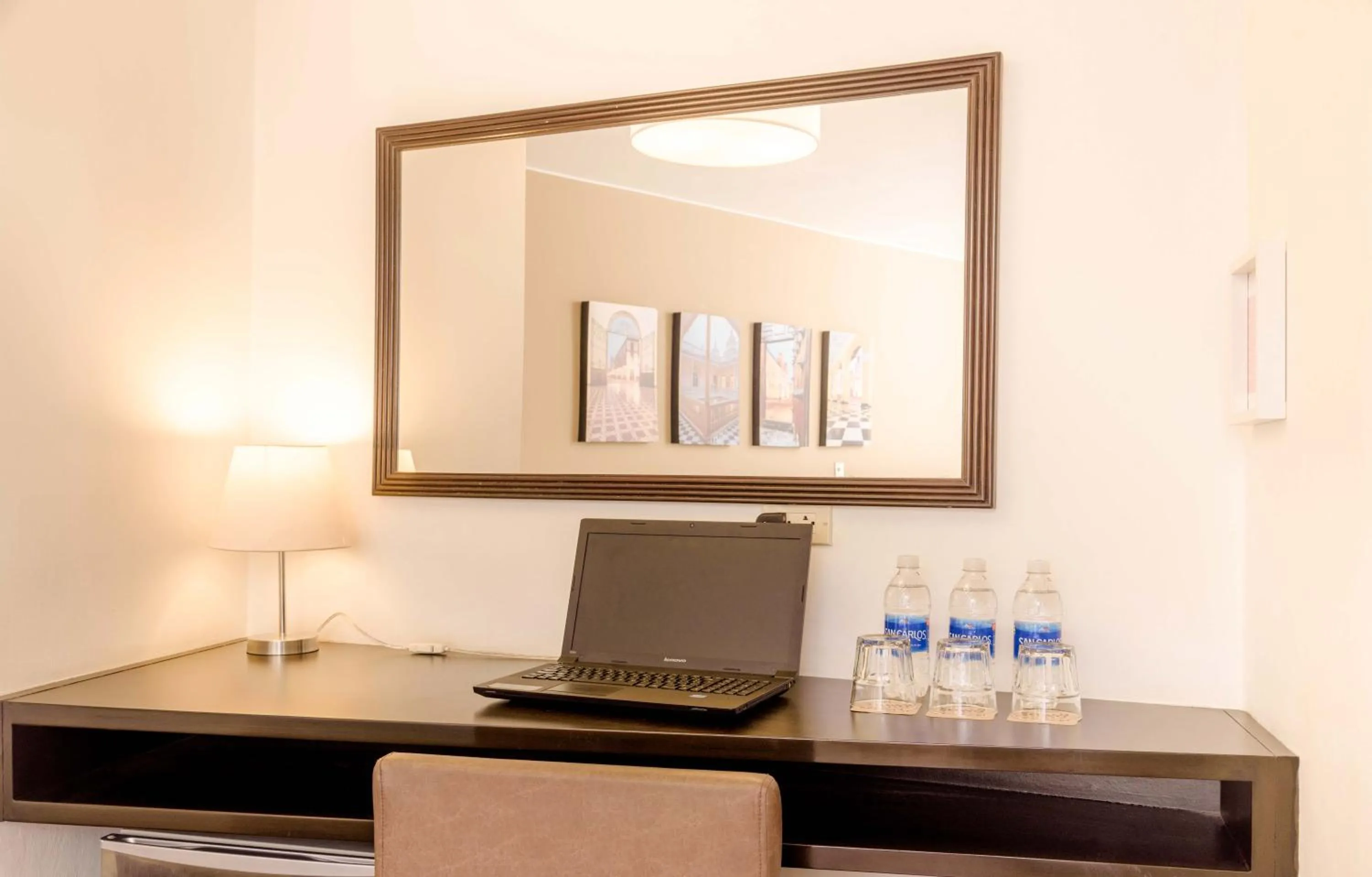 Drinks in Girasoles Hotel