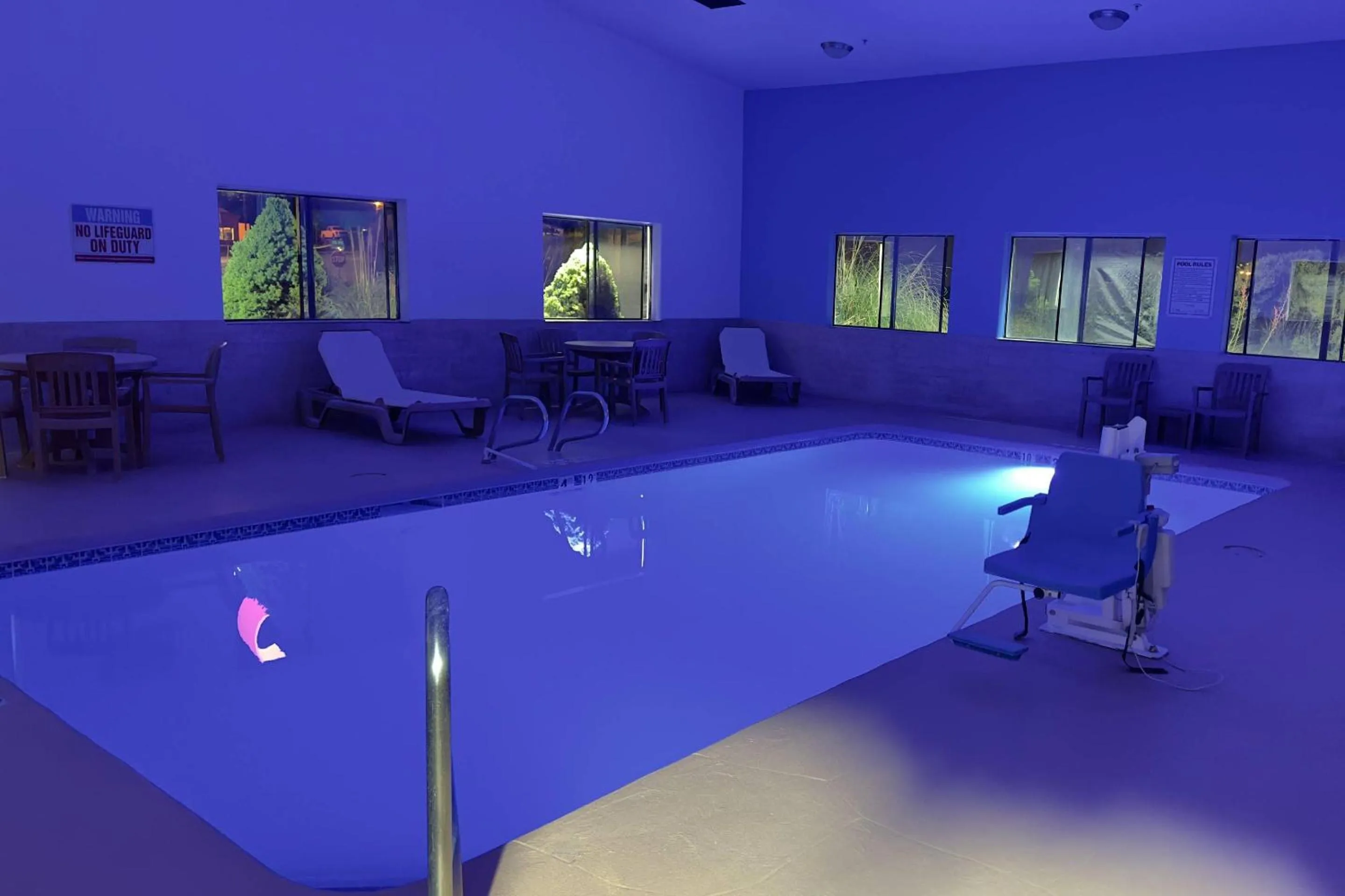 Swimming pool in Comfort Inn Near Gila National Forest