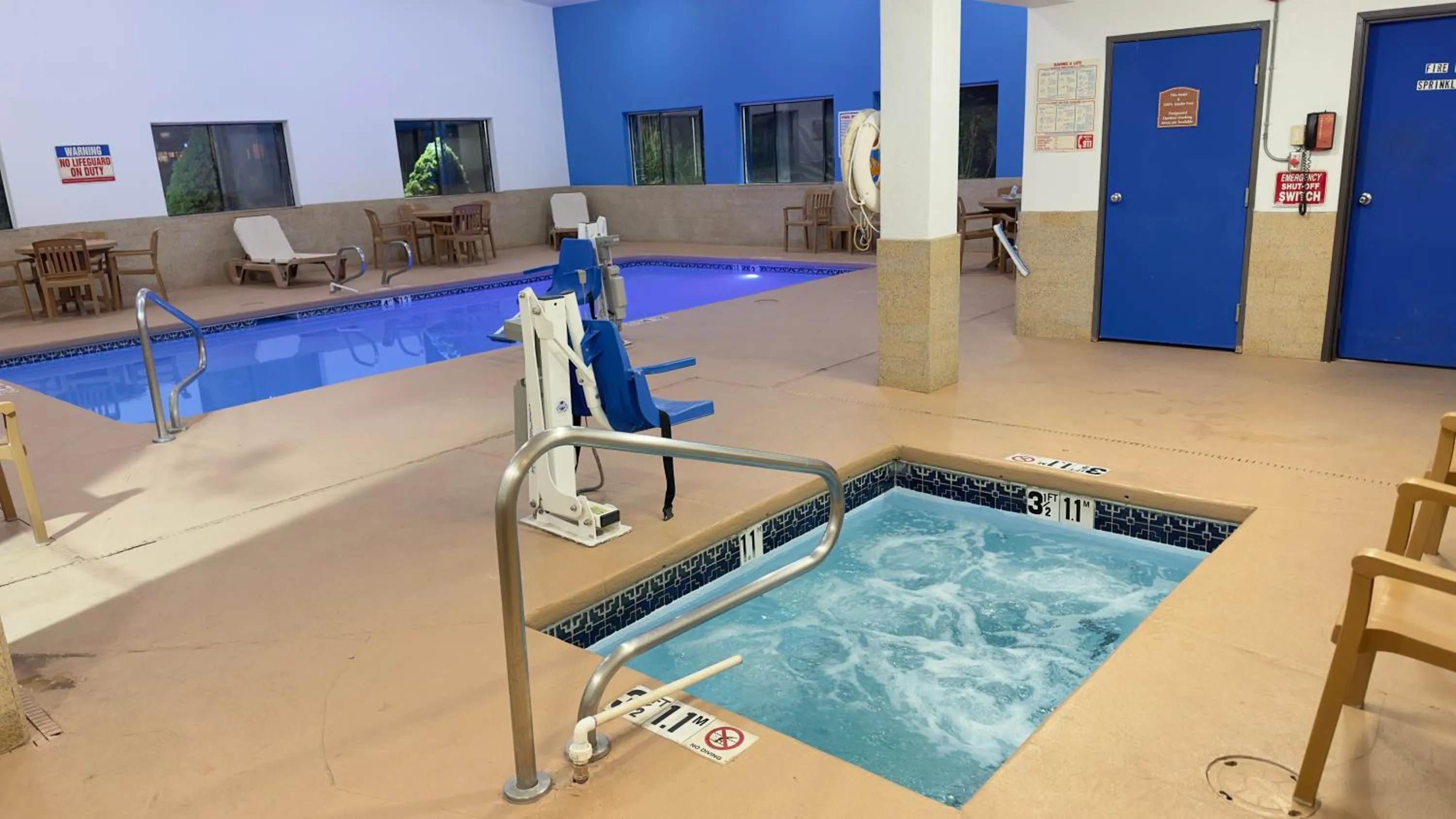Swimming pool in Comfort Inn Near Gila National Forest