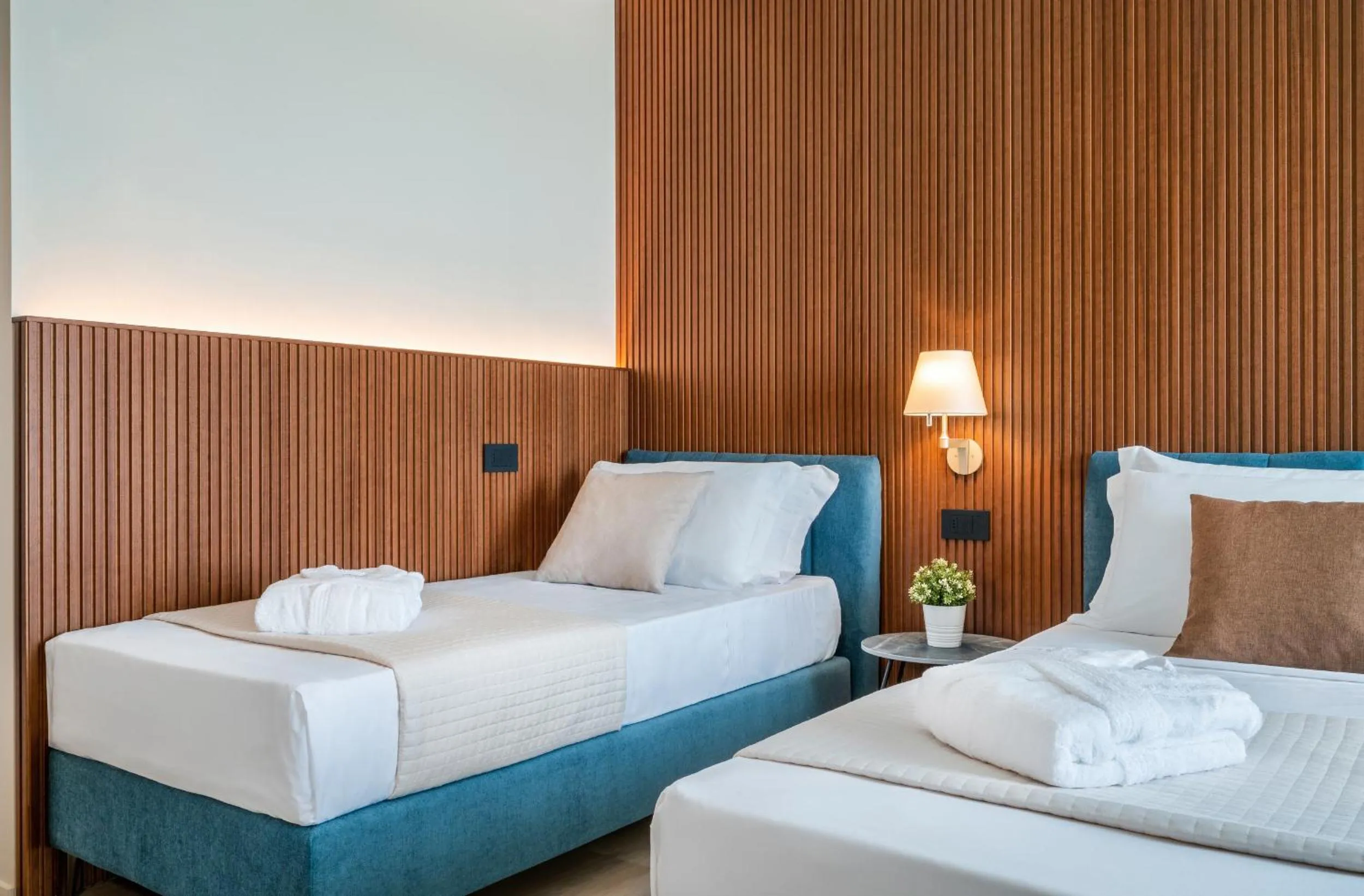 Photo of the whole room, Bed in Hotel Universal