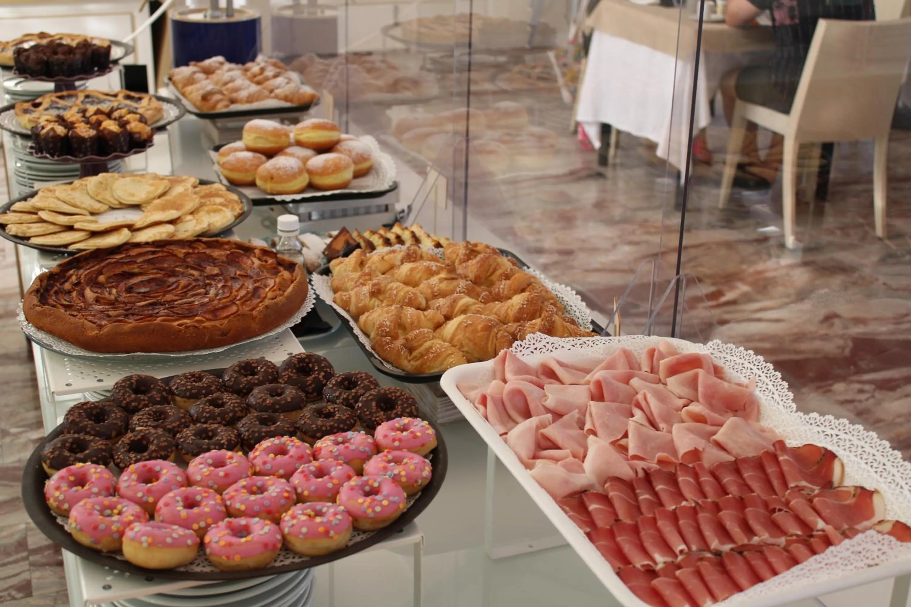 Breakfast in Hotel Universal