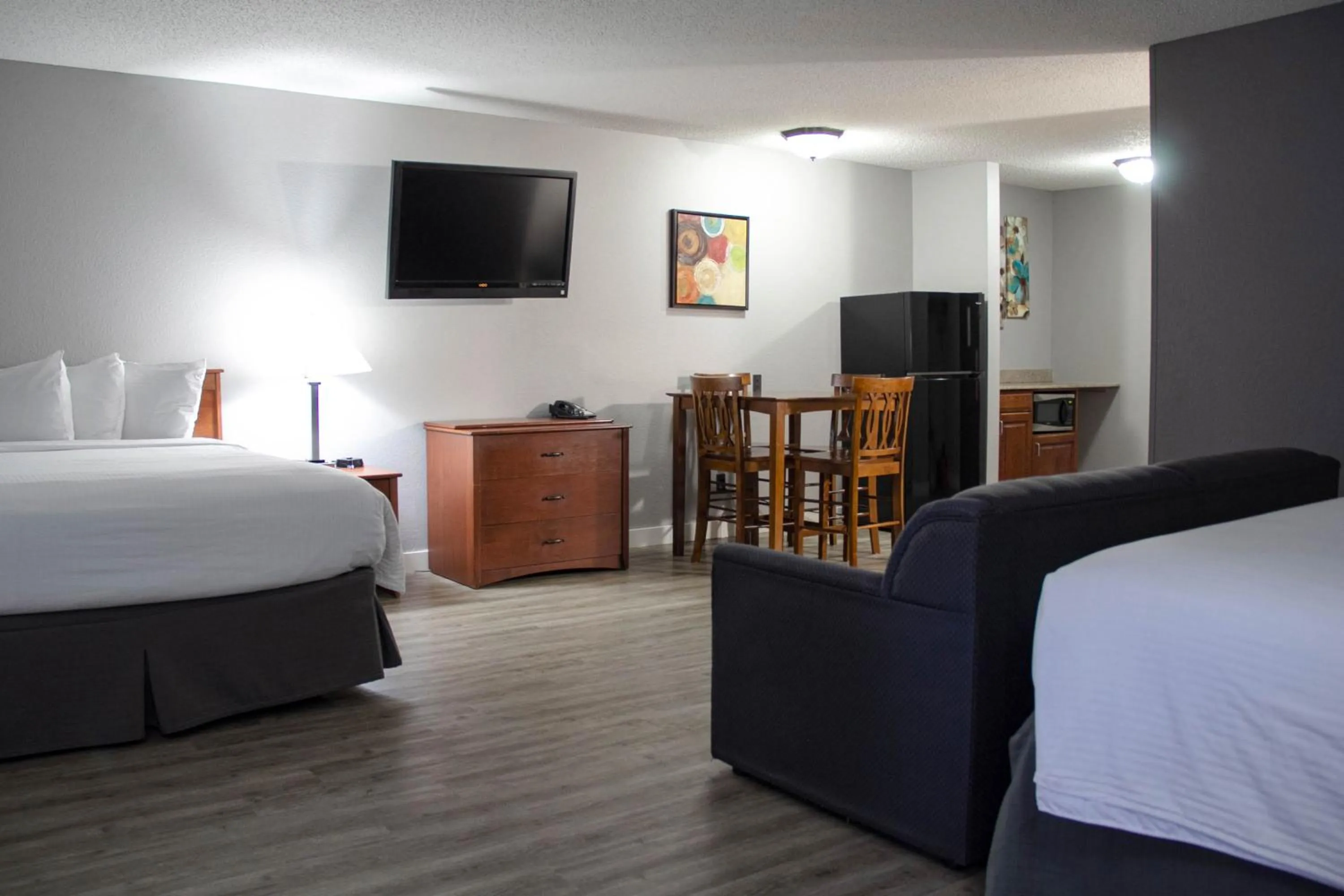 Bedroom, Bed in New Victorian Inn - Sioux City