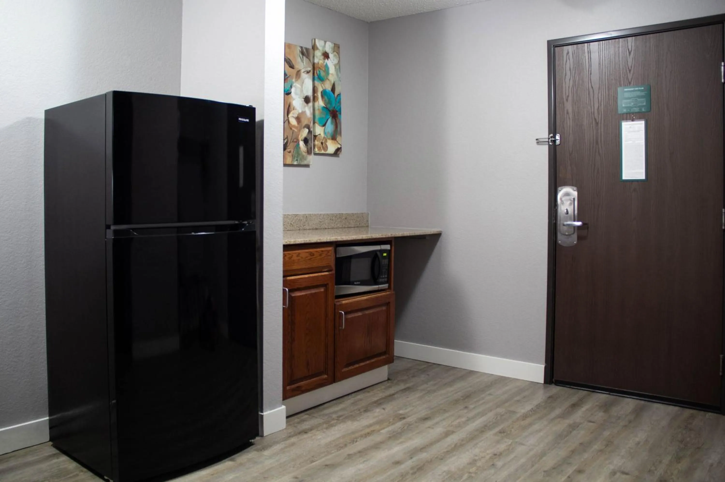 minibar in New Victorian Inn - Sioux City