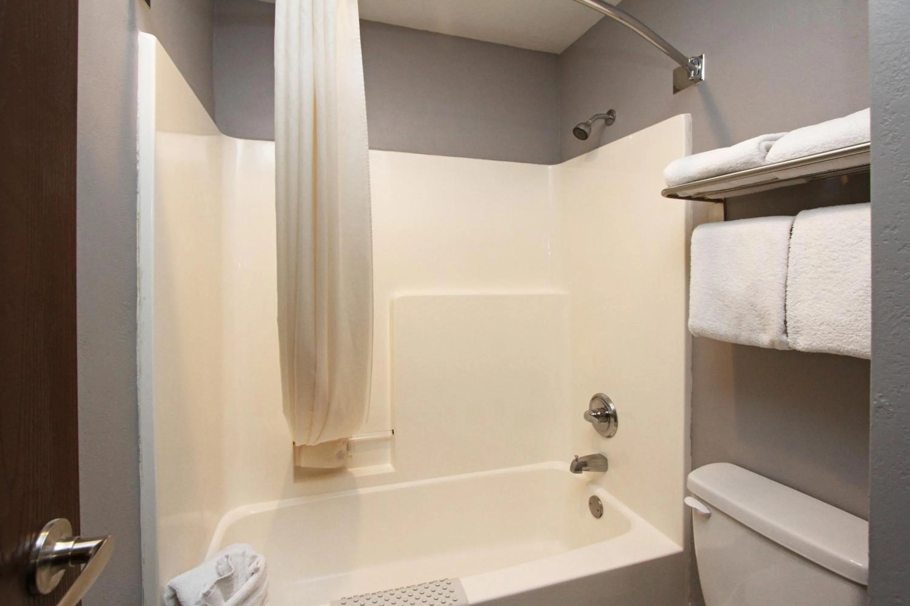 Bathroom in New Victorian Inn - Sioux City