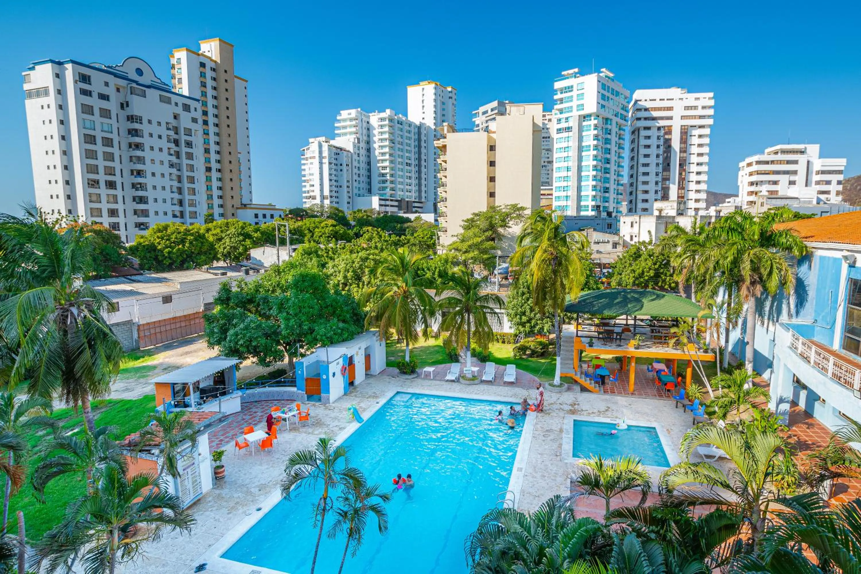 Property building in Hotel Palmarena Plaza Rodadero