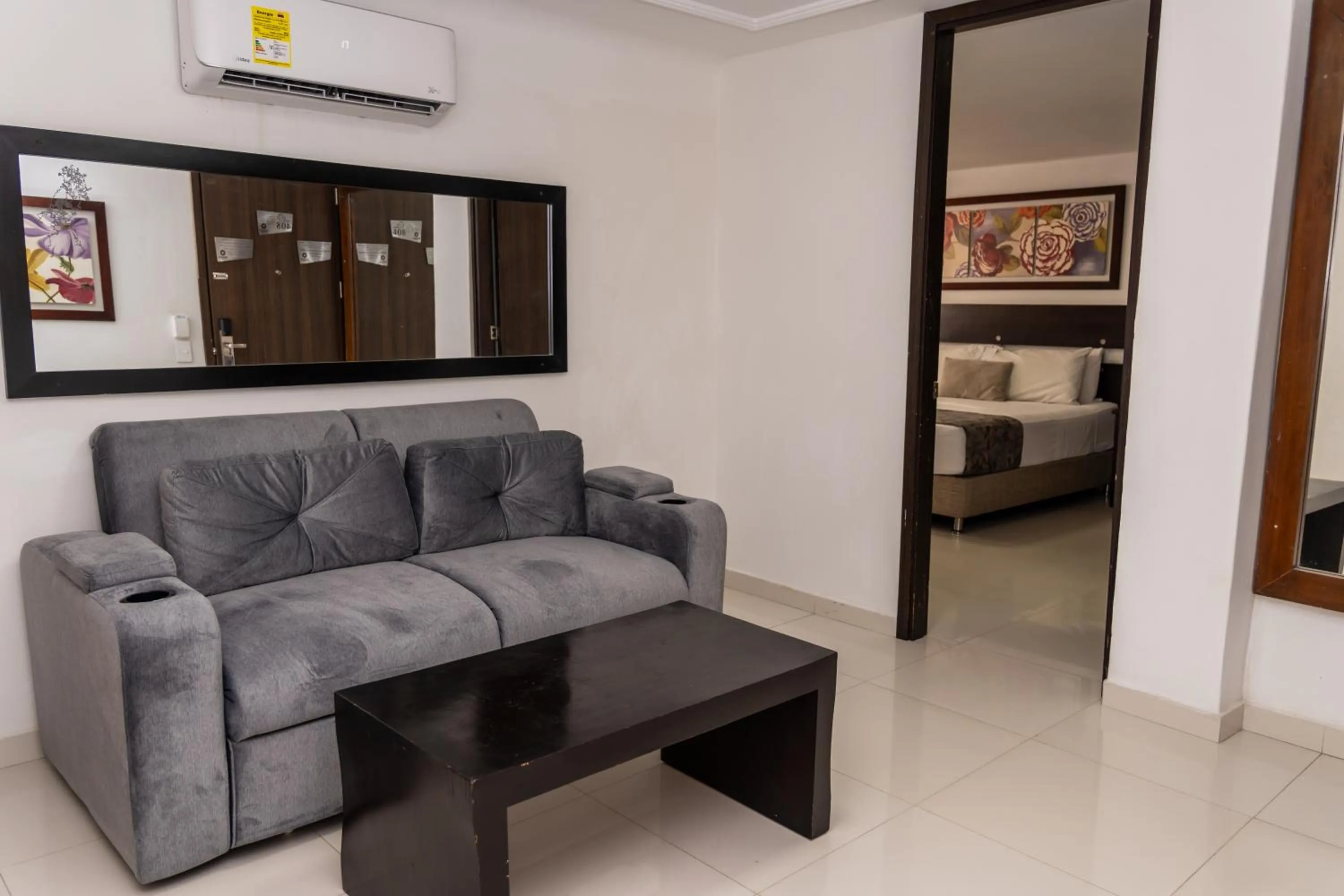 Living room, Bed in Hotel Arhuaco Rodadero