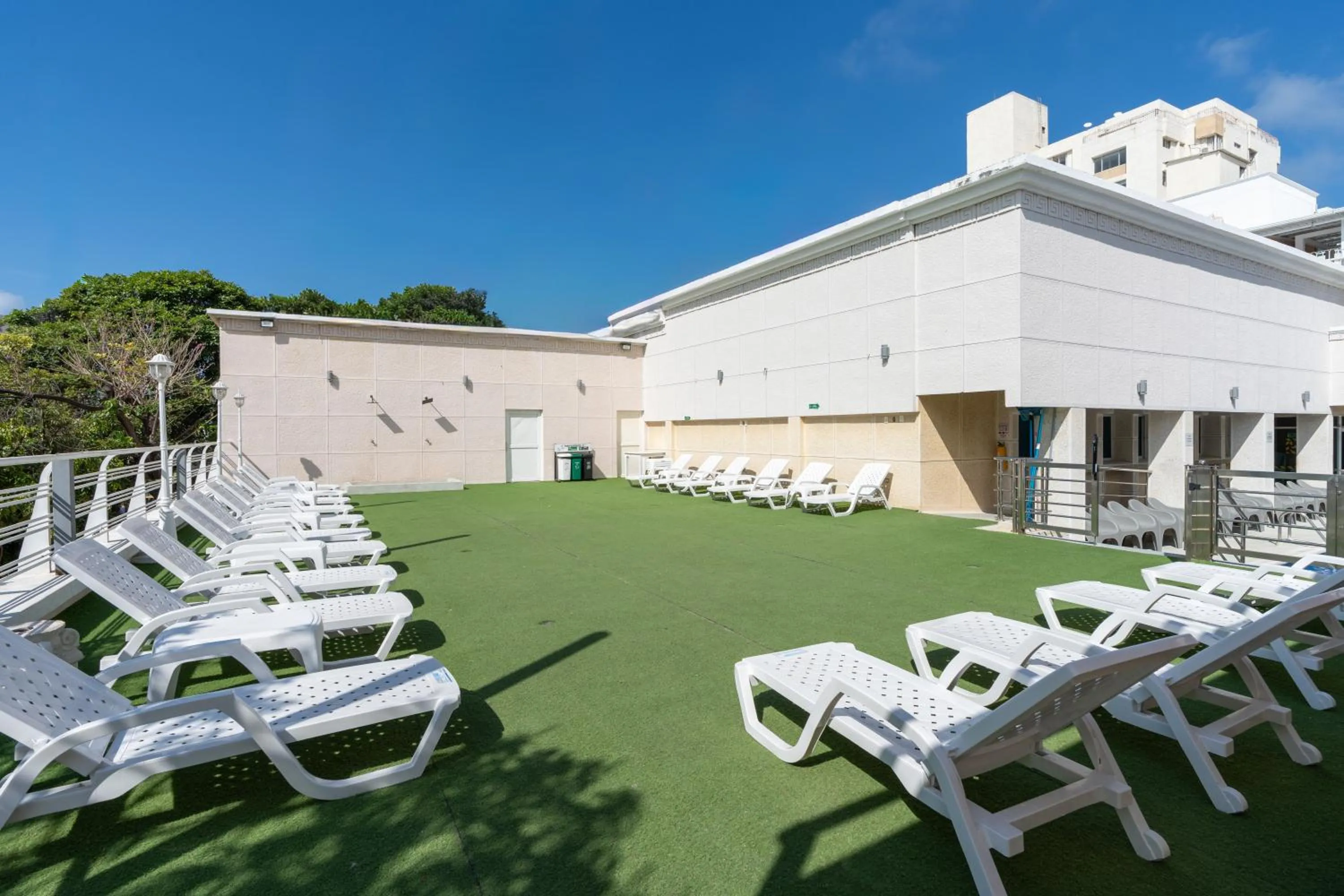 Swimming pool in Hotel Arhuaco Rodadero