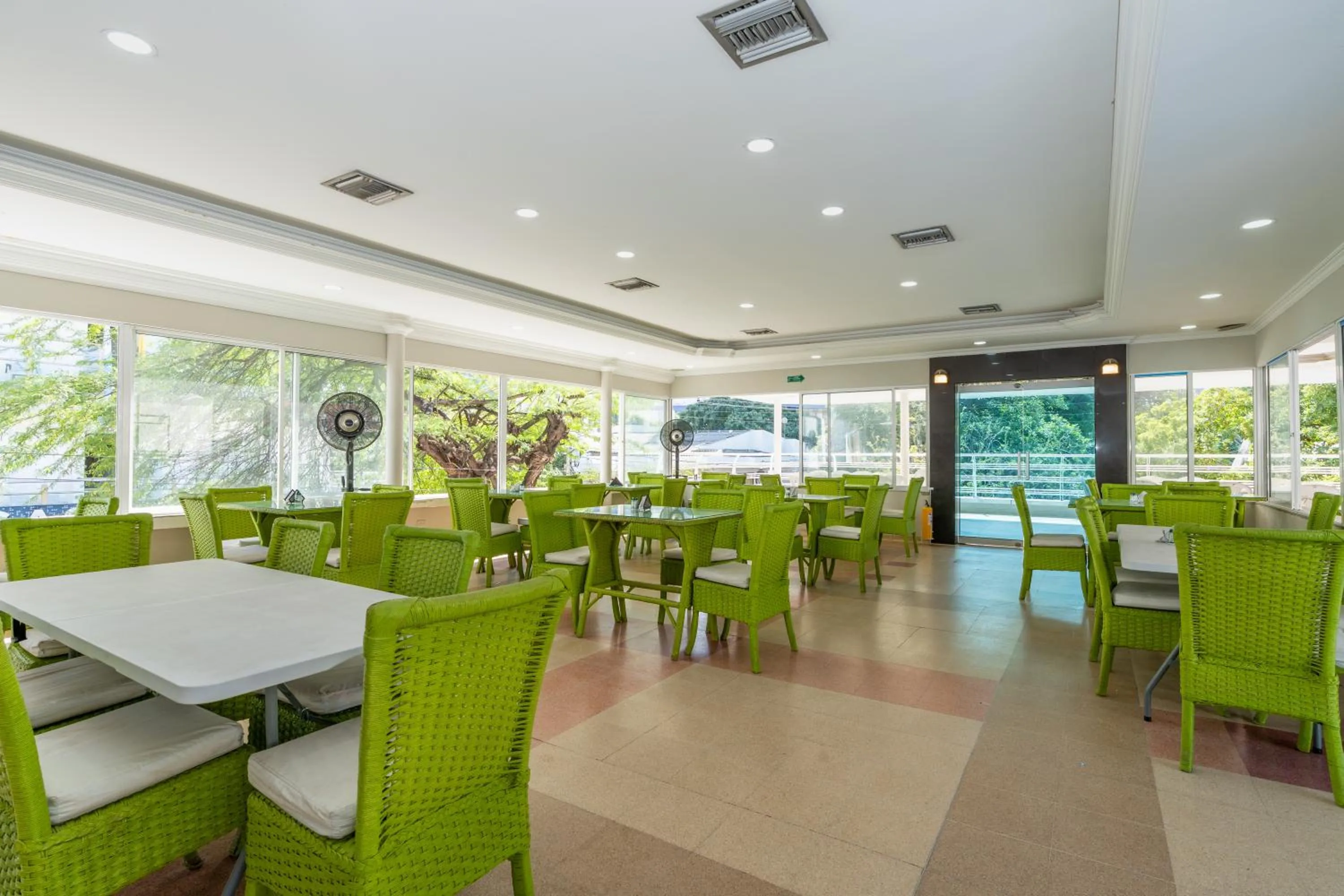 Restaurant/places to eat in Hotel Arhuaco Rodadero