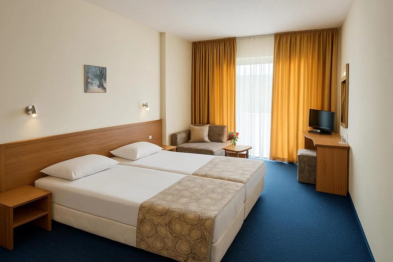 Property building, Bed in Hotel Perunika