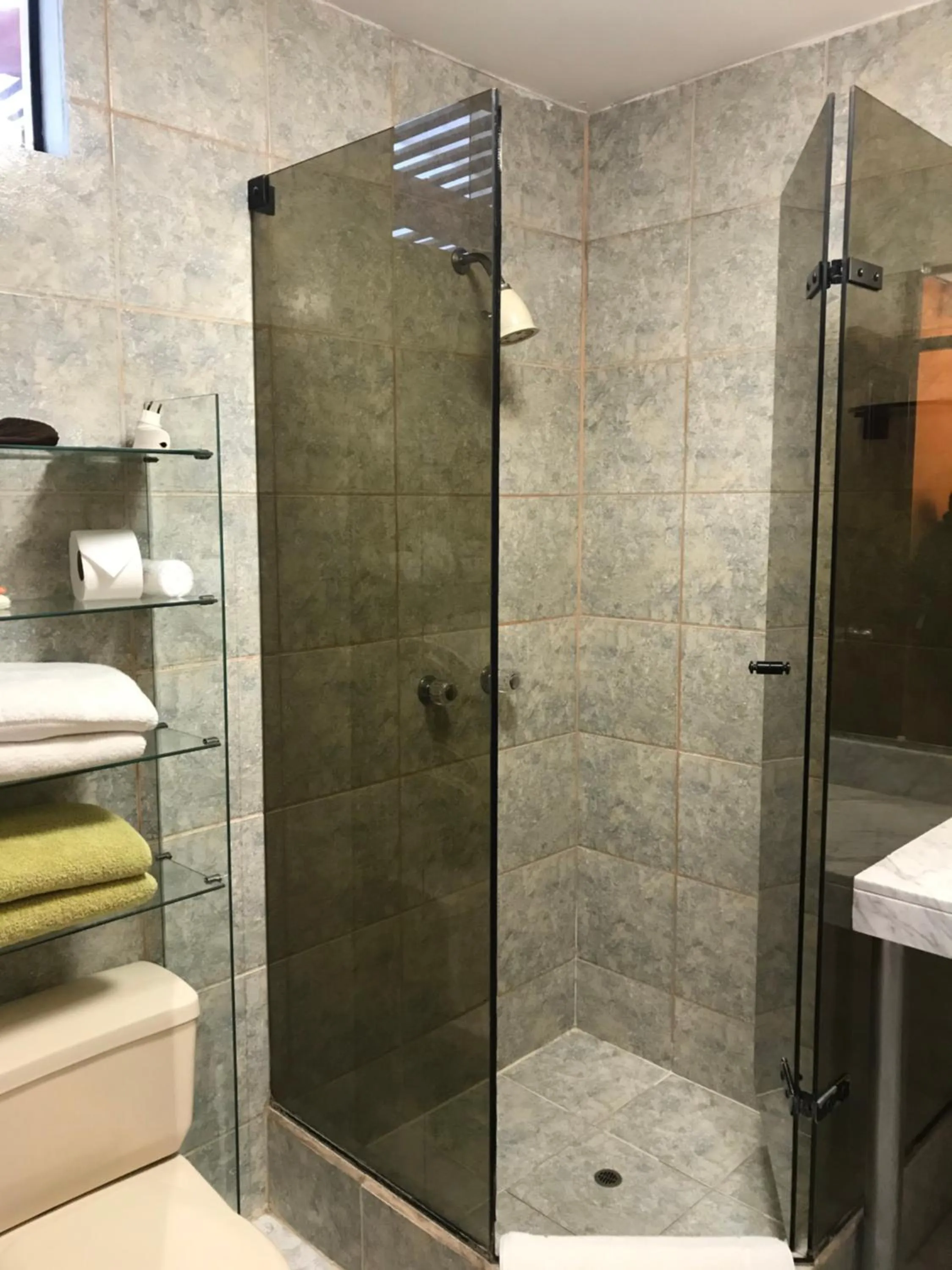 Shower in Peru Star Apart-Hotel