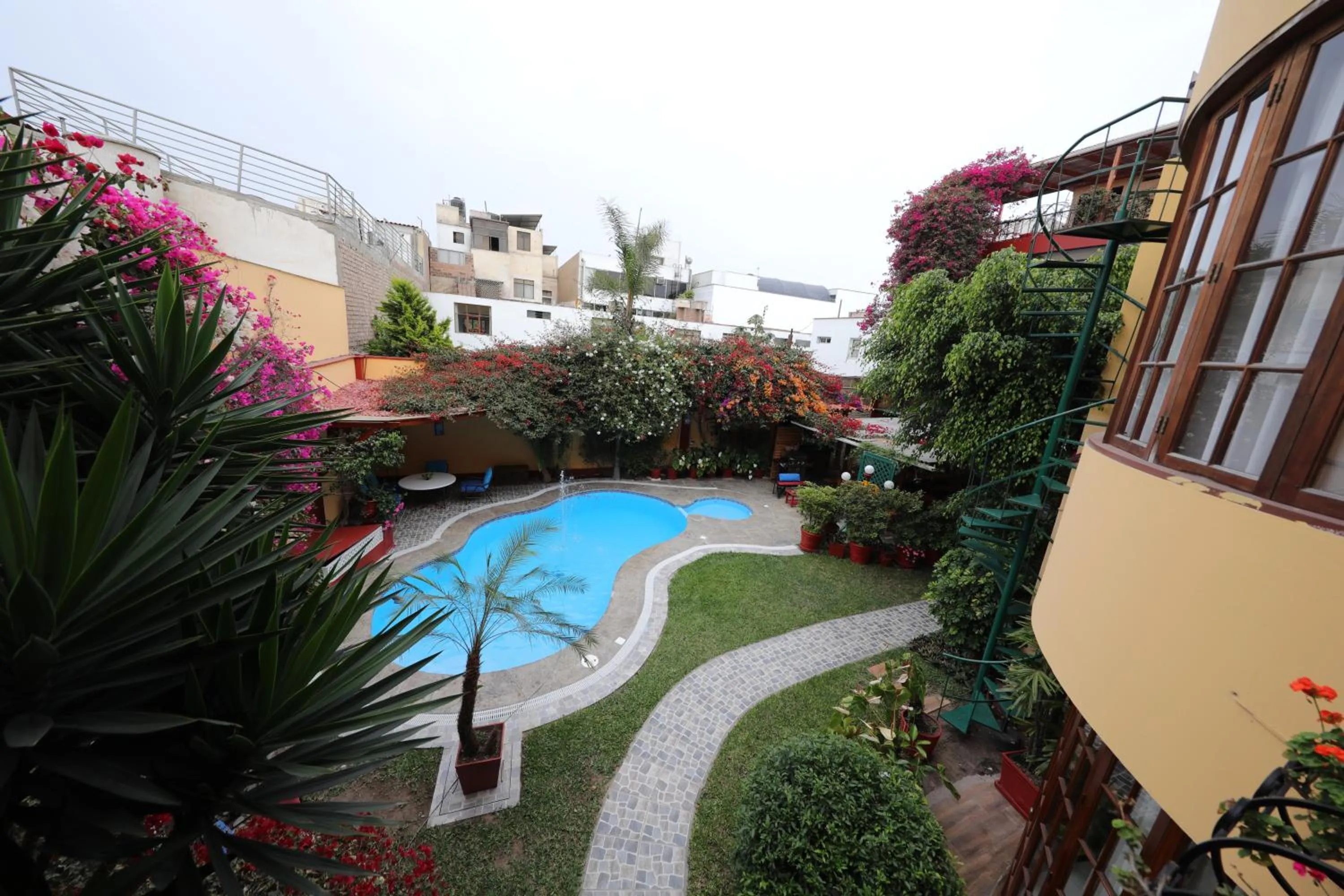 Swimming pool in Peru Star Apart-Hotel