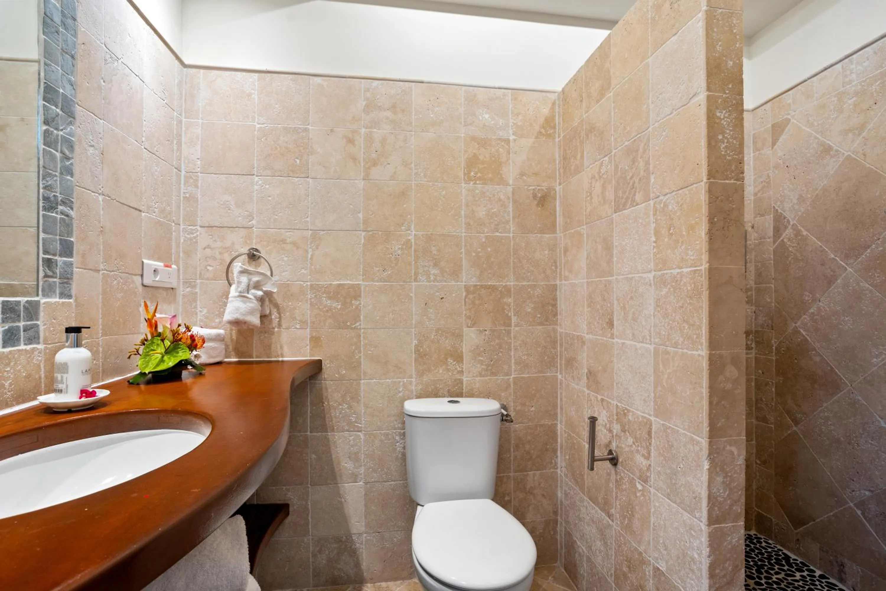 Shower in Grand Case Beach Club