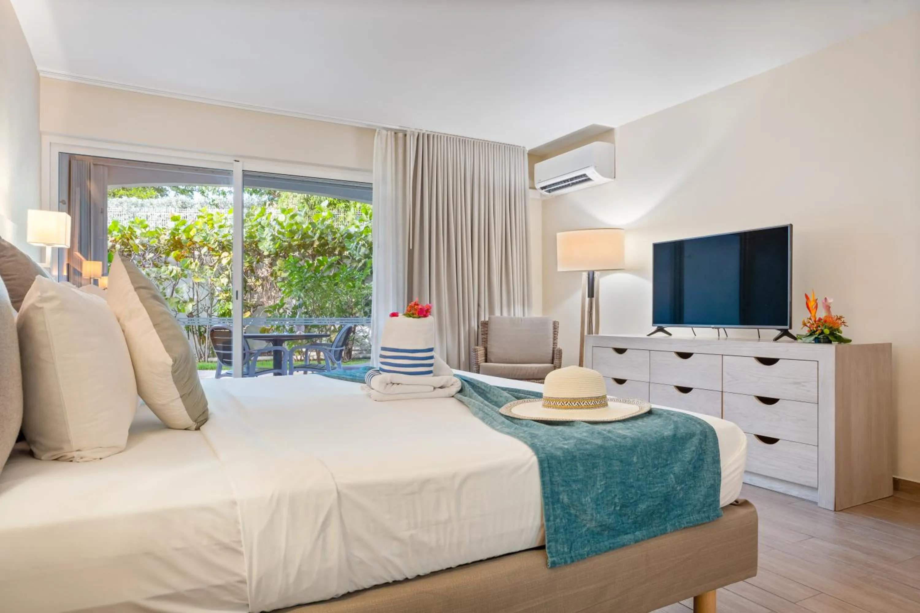 TV and multimedia, Bed in Grand Case Beach Club