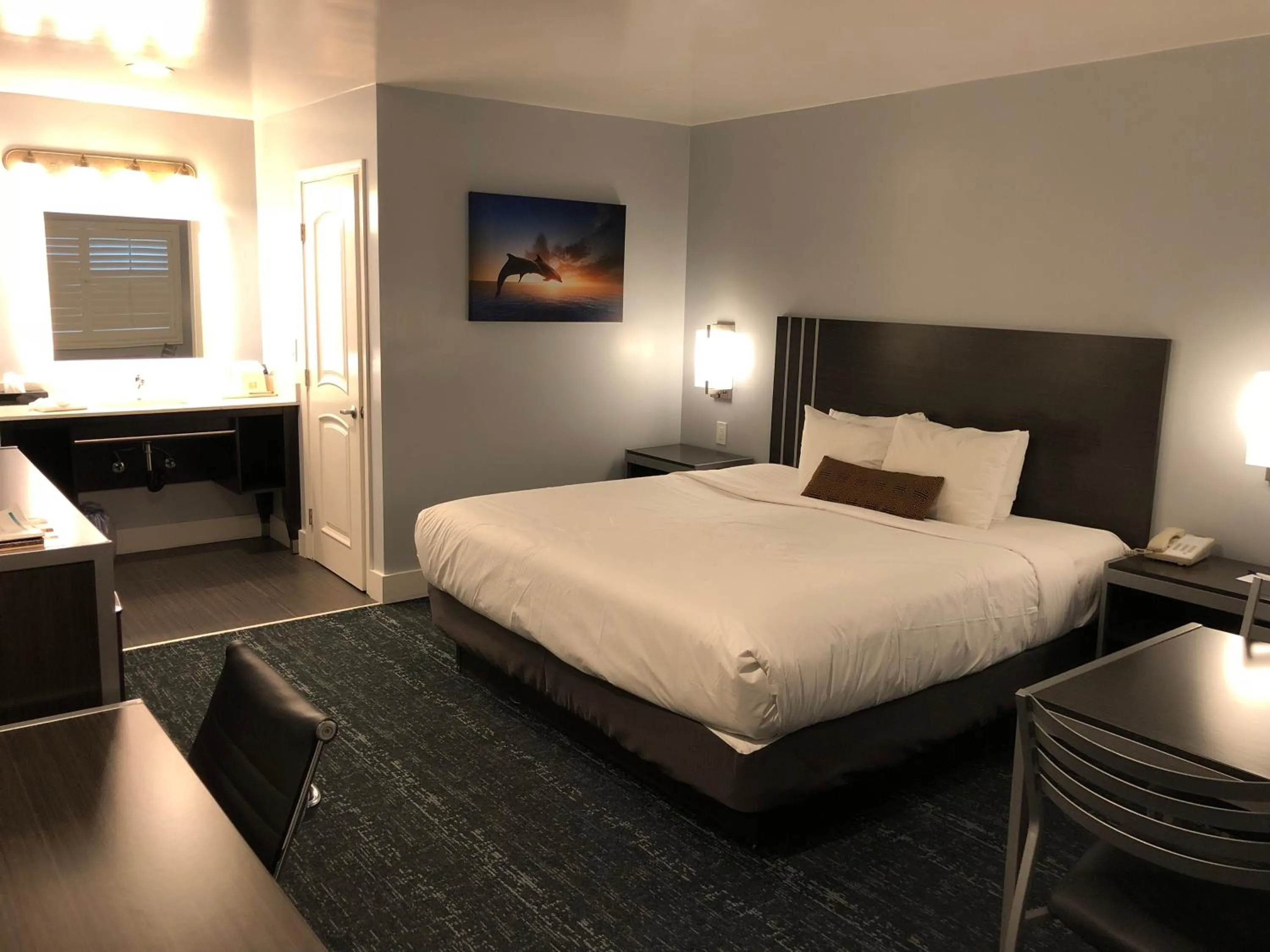 Bedroom, Bed in Pacific Inn Monterey