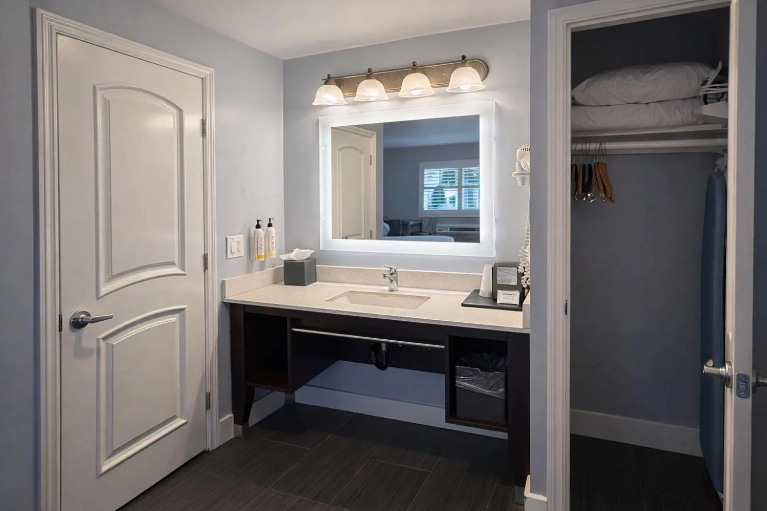 wardrobe in Pacific Inn Monterey