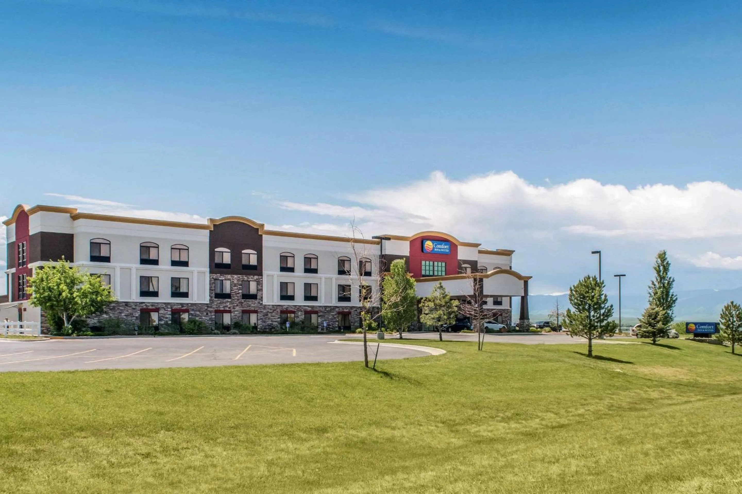 Property building in Comfort Inn & Suites Sheridan