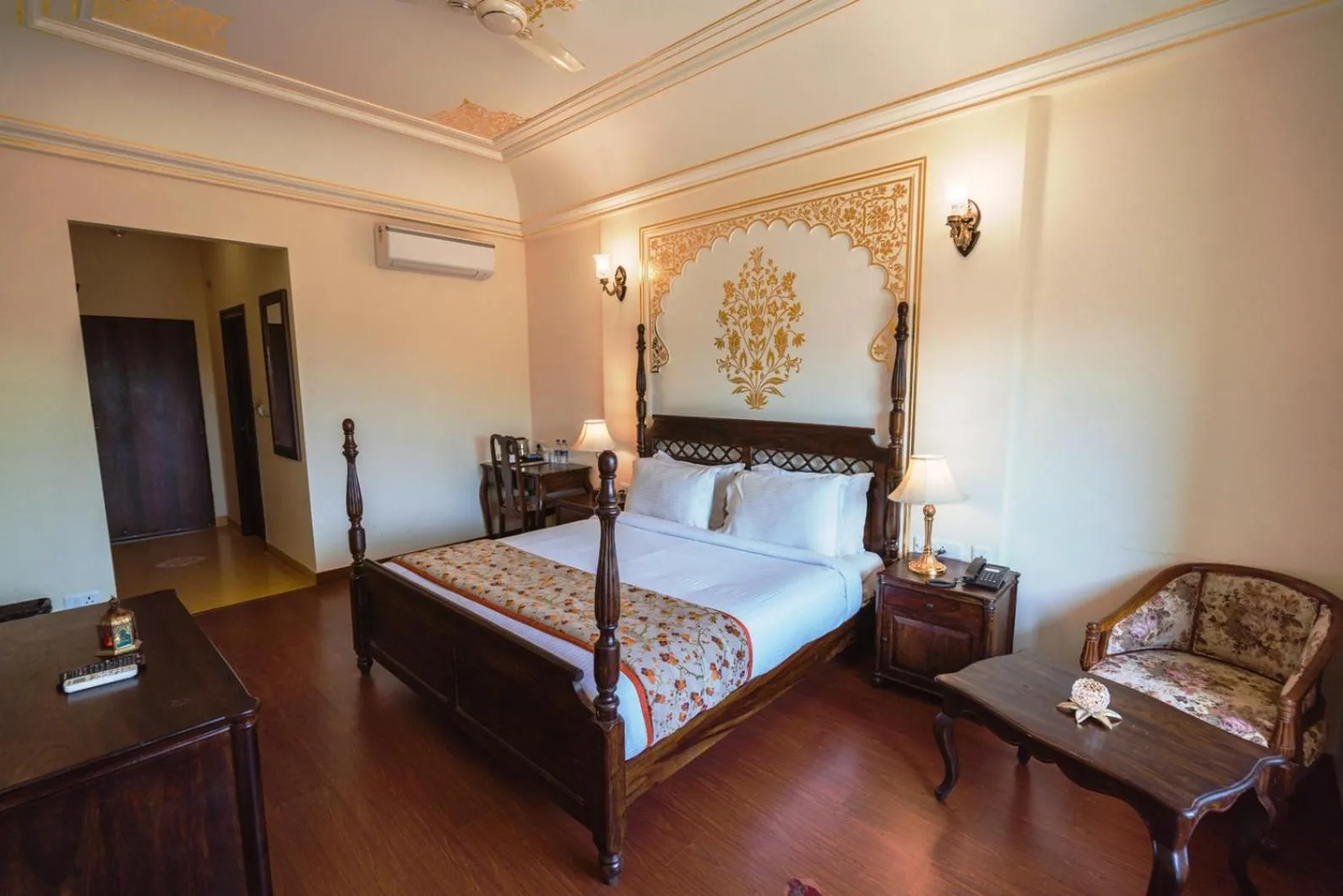 Bed in WelcomHeritage Mount Valley Resort Ranthambore