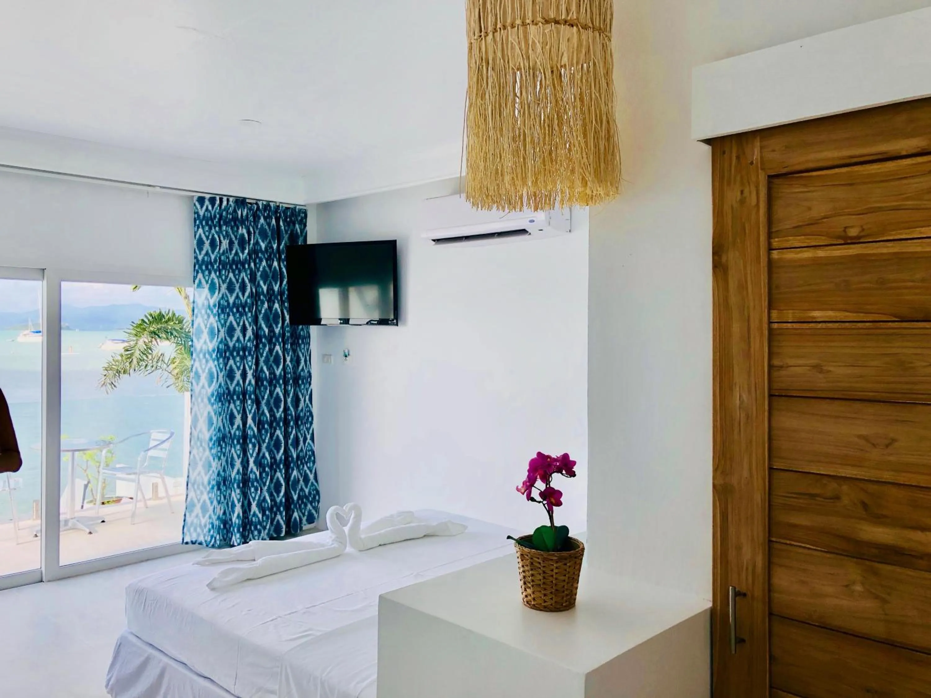 Photo of the whole room, Bed in So KohKoon Beach Resort