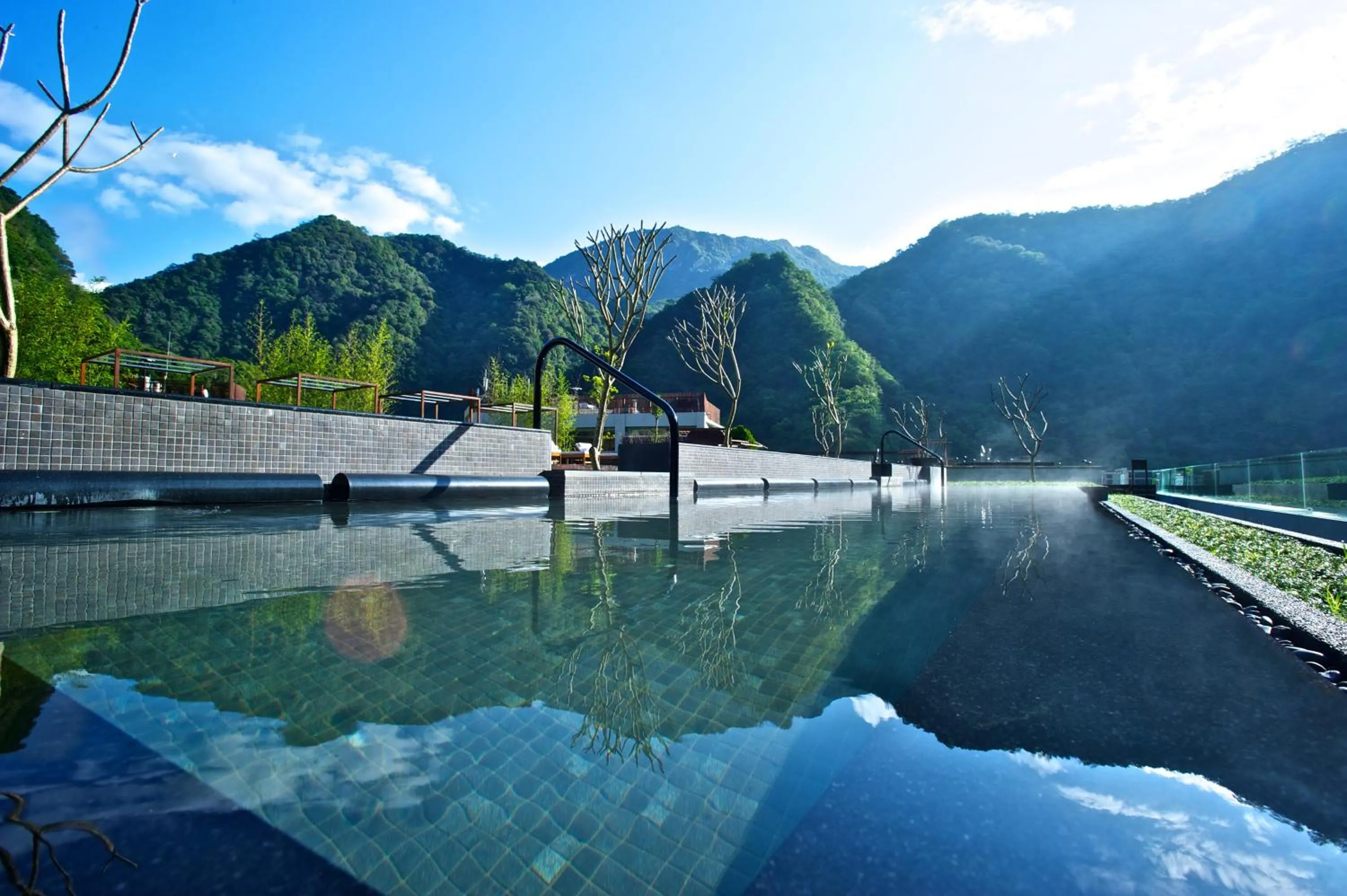 Swimming pool in Silks Place Taroko Hotel