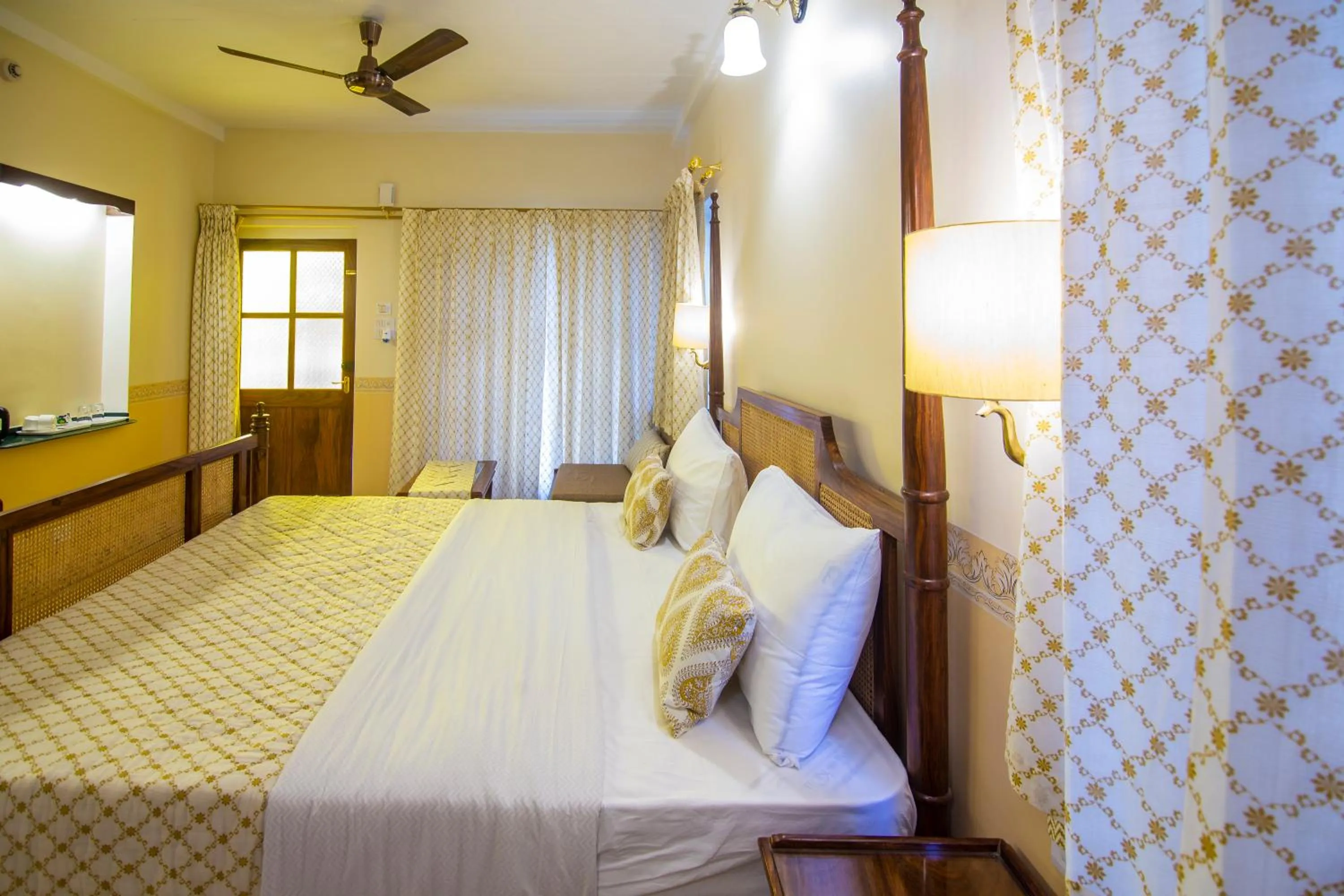 Bedroom, Bed in Hotel Jai Niwas
