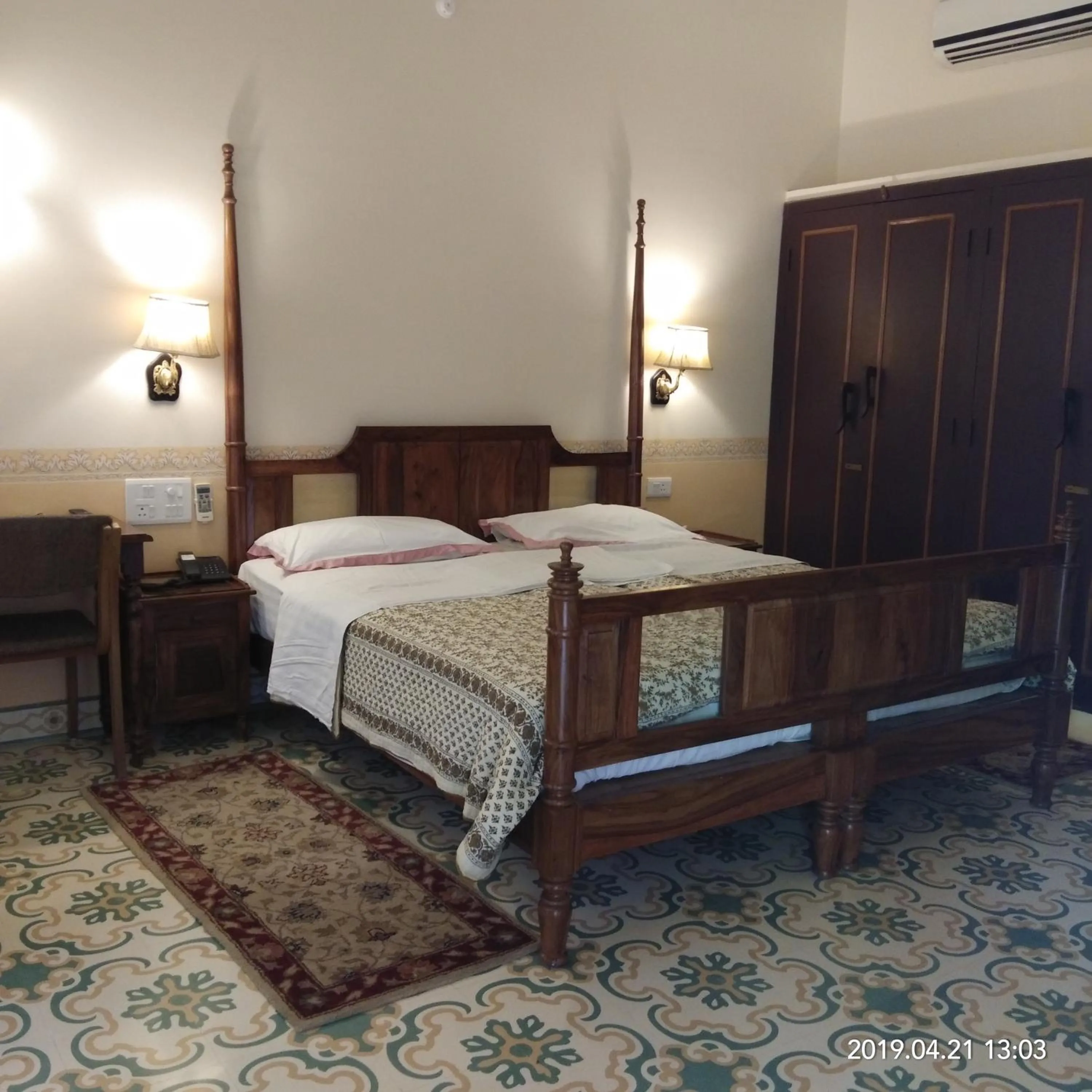 Bedroom, Bed in Hotel Jai Niwas