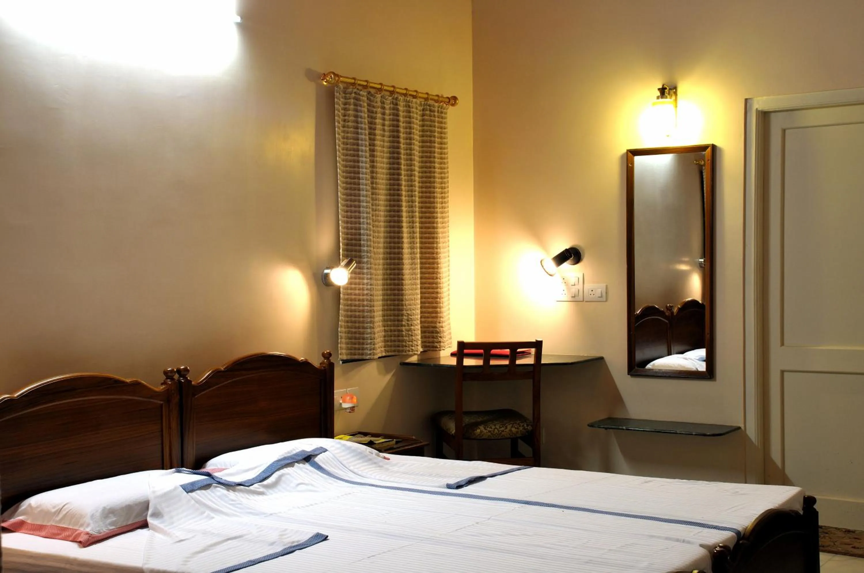 Bedroom, Bed in Hotel Jai Niwas